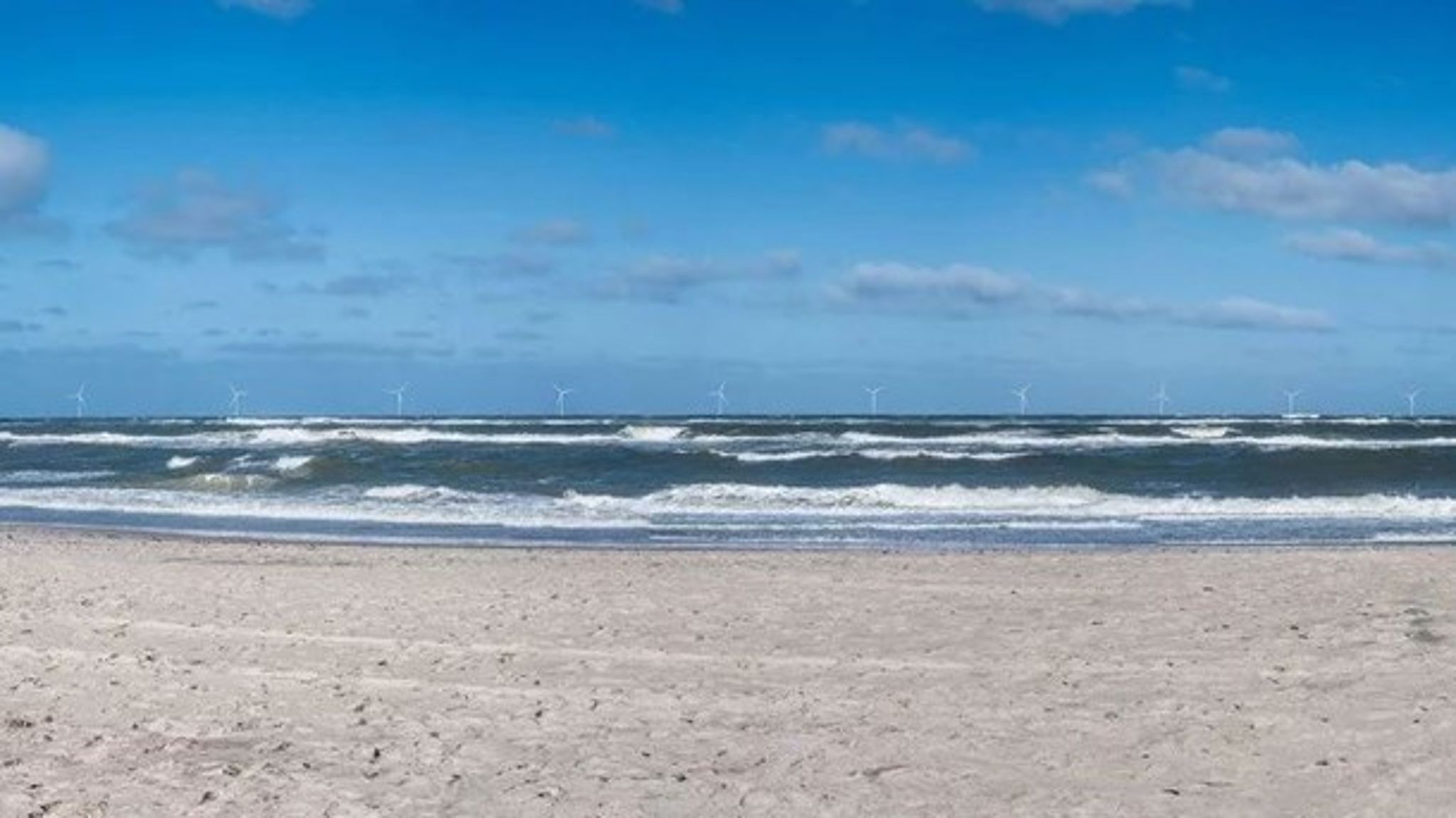 En visualisering af, hvor meget man kan se vindmøllerne fra stranden.&nbsp;