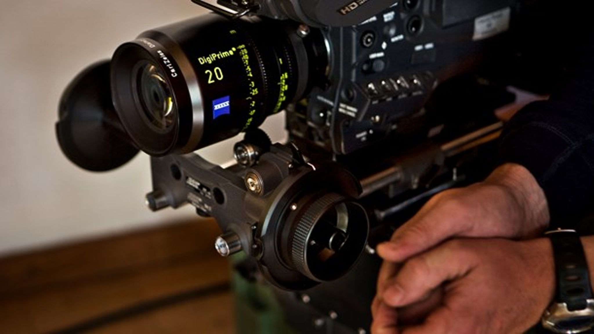 De fire filmværksteder giver unge talenter muligheden for at prøve kræfter med filmproduktion med professionel vejledning og adgang til produktionsudstyr, skriver Claus Ladegaard.
