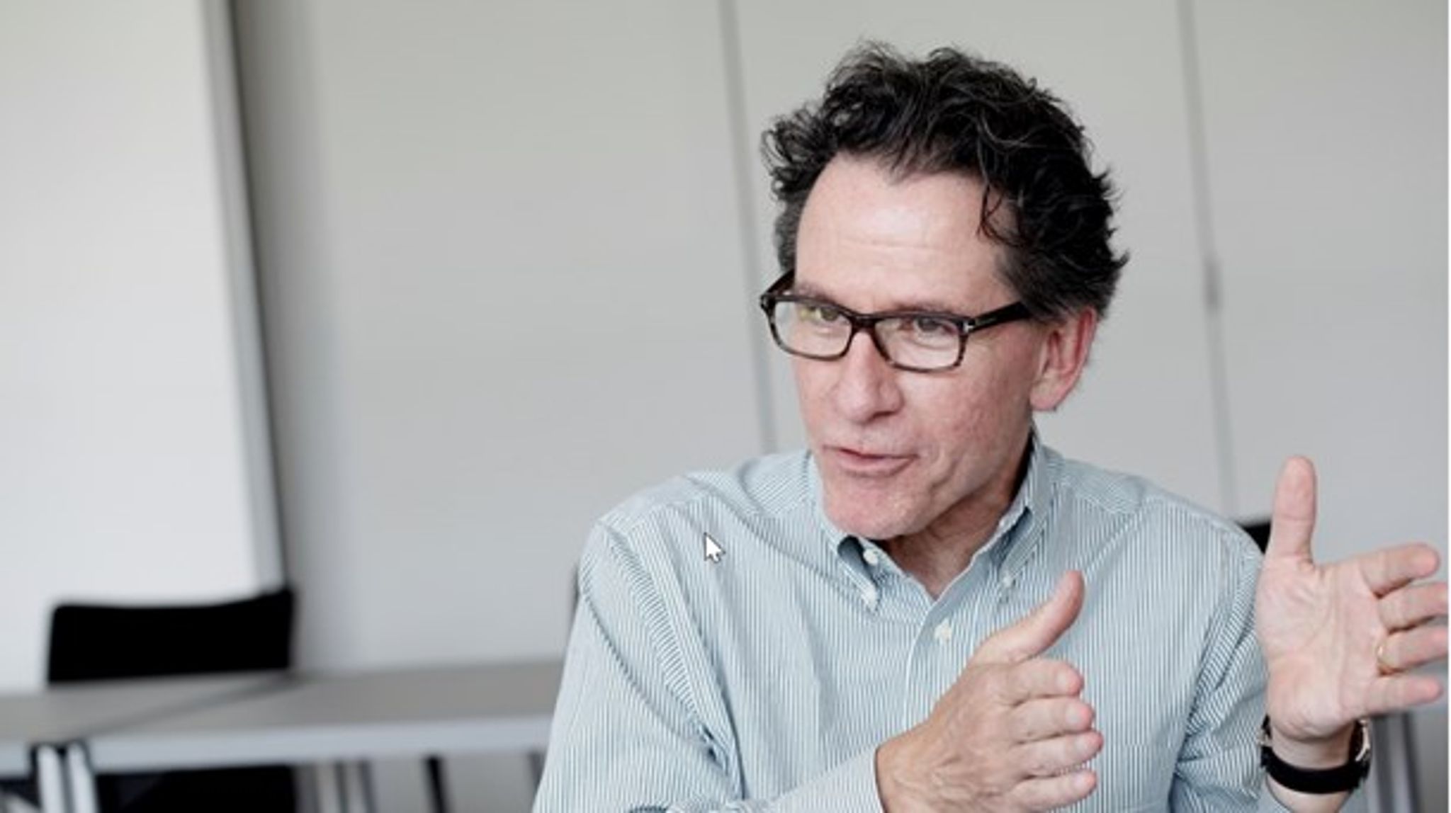 Danmark har enorm intellektuel kapital, men der er mangel på venturefonde, som vil satse på nystartede virksomheder, lyder det fra James Sabry, der er direktør for internationale partnerskaber i Roche. 