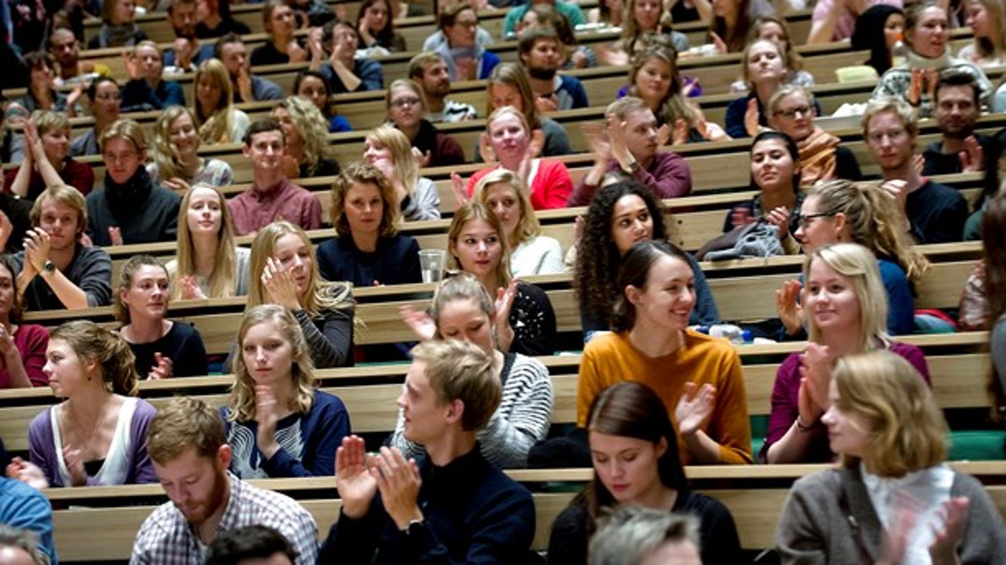I 2013 afsagde EU-Domstolen en dom, der betyder, at borgere fra andre EU-lande i dag har ret til at få SU, hvis de arbejder mellem 10 og 12 timer om ugen.&nbsp;