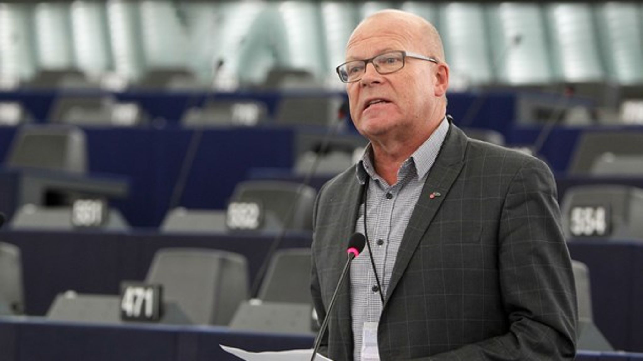 Det er mere end et fuldtidsarbejde at sidde i Europa-Parlamentet, og det kræver fuldt fokus fra spidskandidaterne. Derfor er det ærgerligt, at flere også stiller op til Folketinget, skriver Ole Christensen.