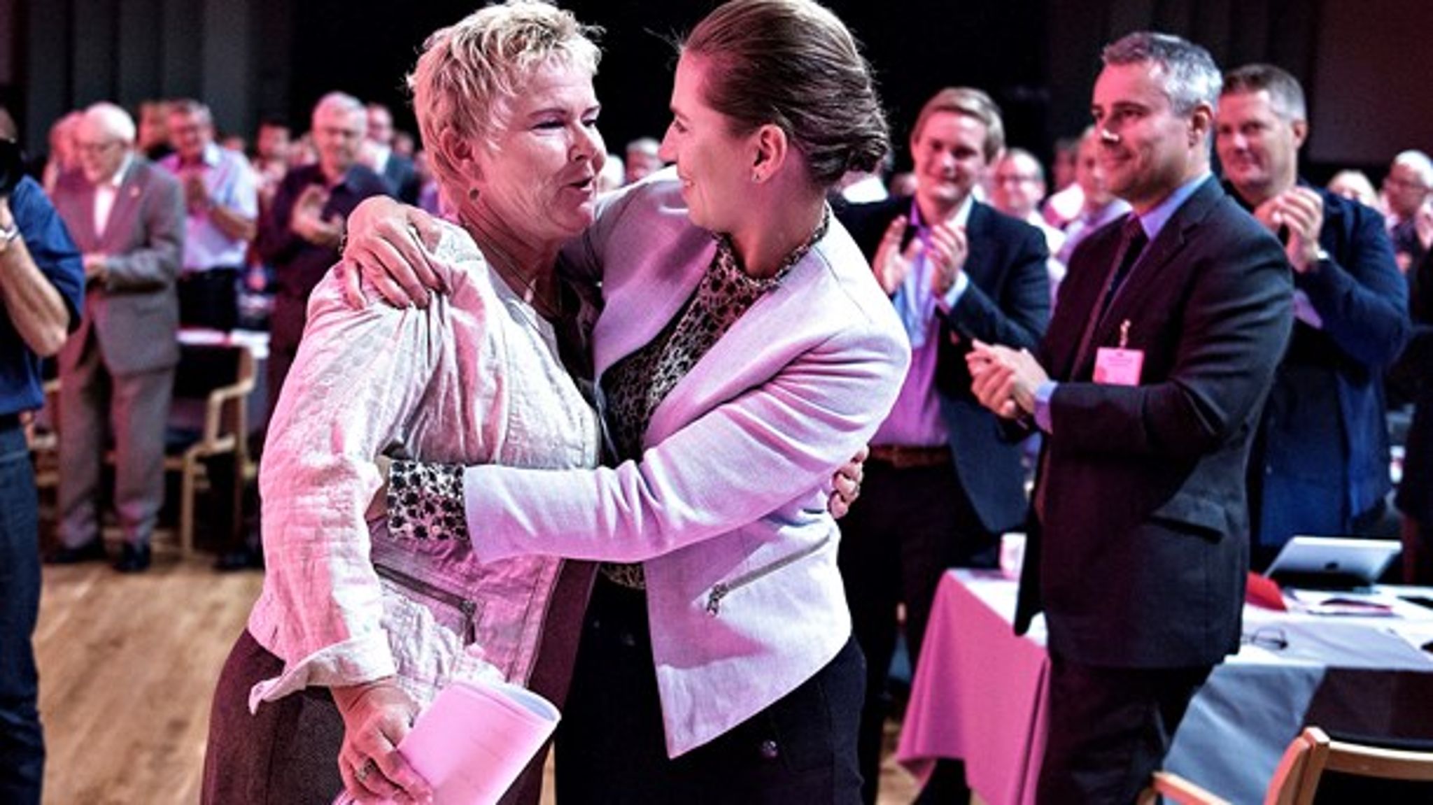 FH-formand Lizette Risgaard og S-formand Mette Frederiksen er enige om meget. Men om socialdemokraterne er villige til at rulle besparelser på uddannelse af ledige tilbage, er det p.t. ikke muligt at få et svar på.&nbsp;