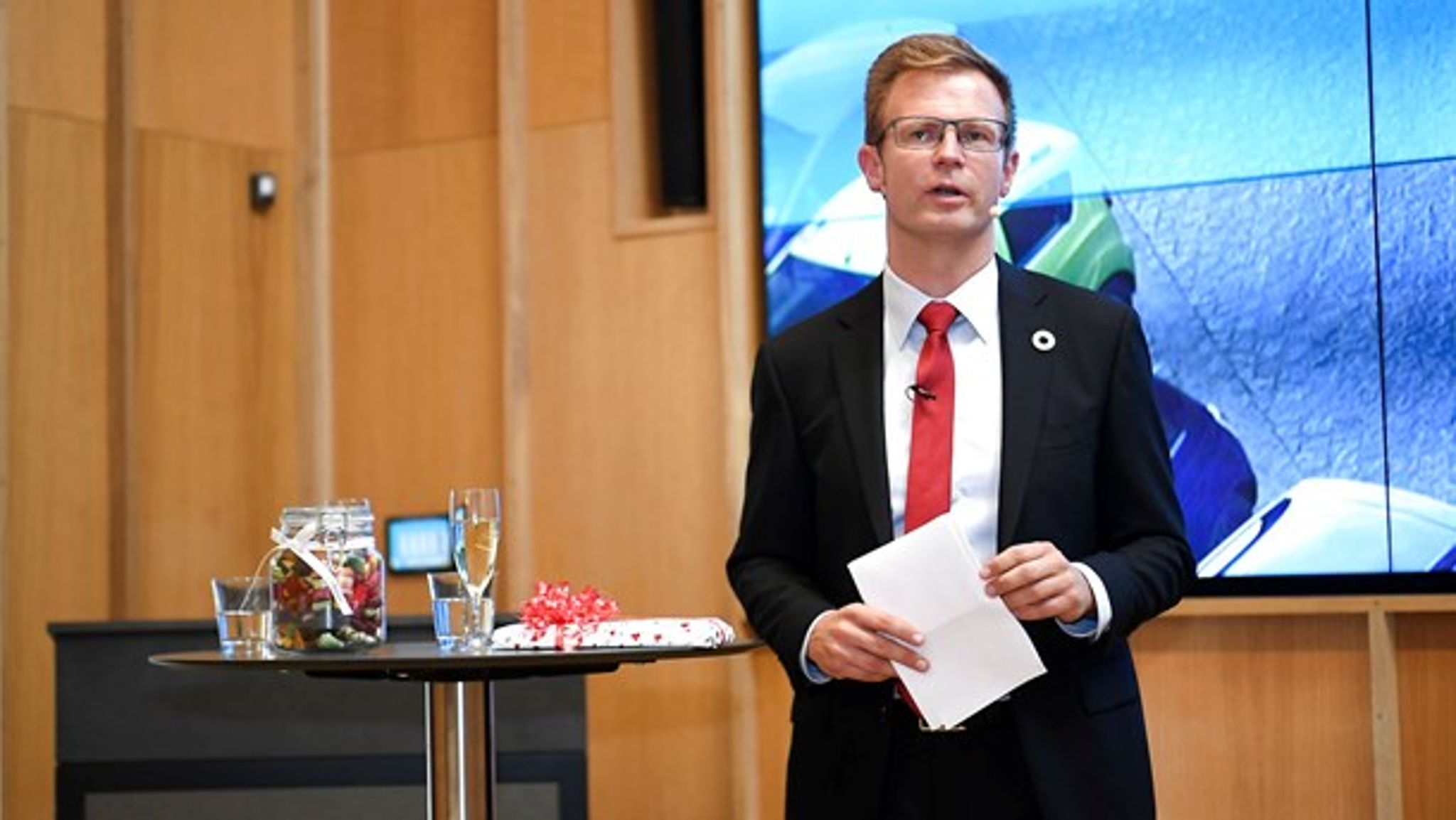 Transportminister Benny Engelbrecht fik trusler om oppositionsprygl med på vejen, da han overtog posten som transportminister.