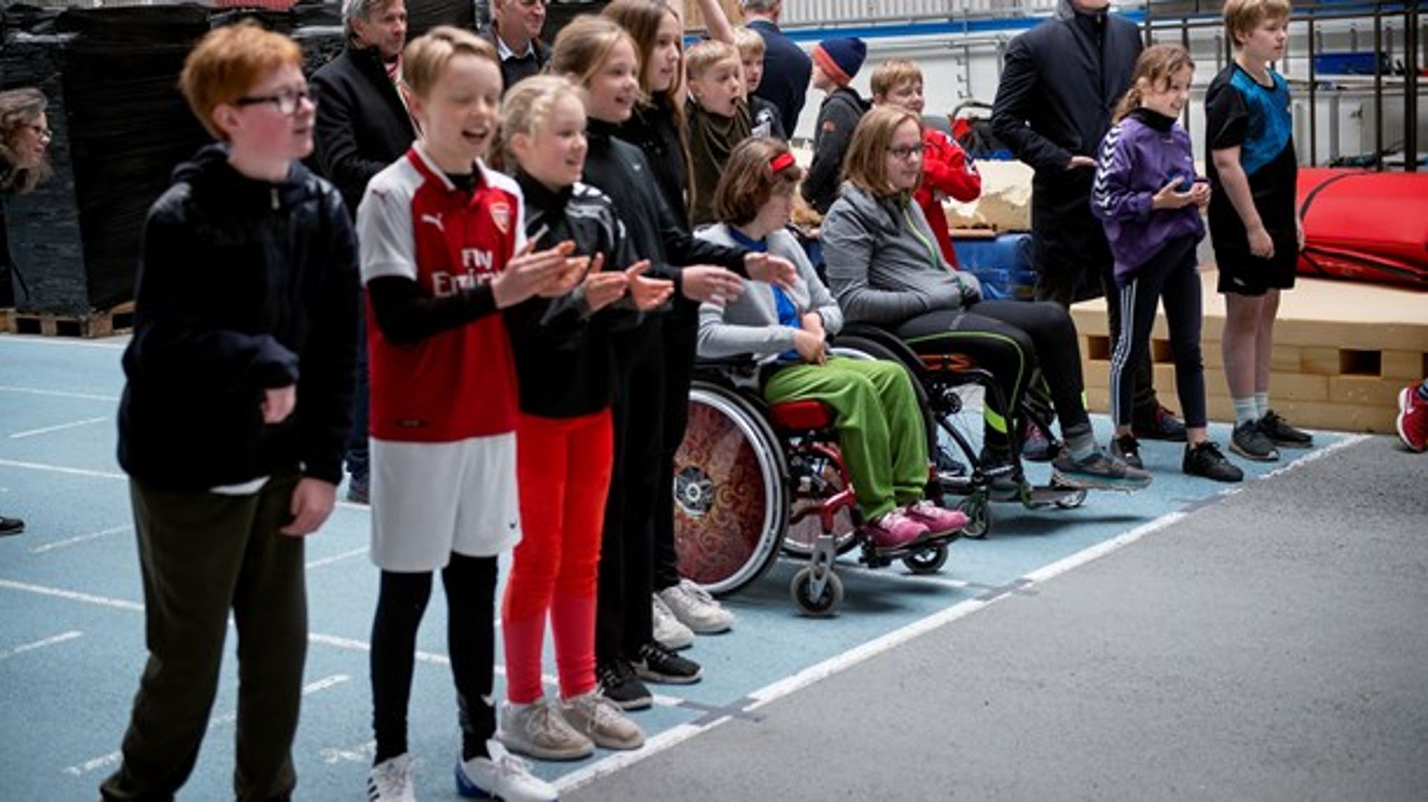 Børn har krav på at være en del af et fællesskab, og det kan de blandt andet blive gennem idrætten,&nbsp;skriver Bjørn Friis Neerfeldt og Søren Smedegaard.