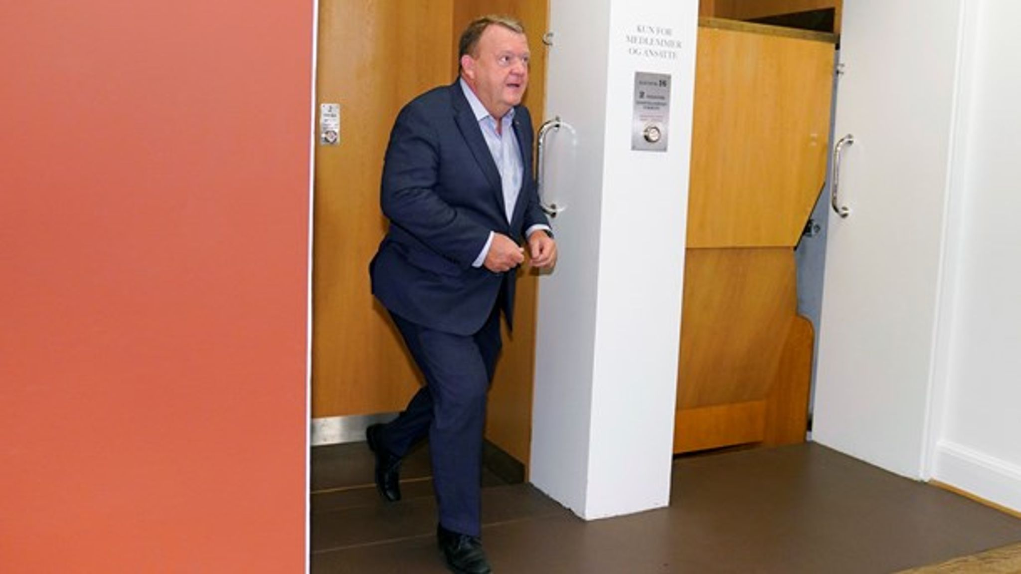 Lars Løkke Rasmussen (V) vil holde fast i formandsposten i Venstre.&nbsp;