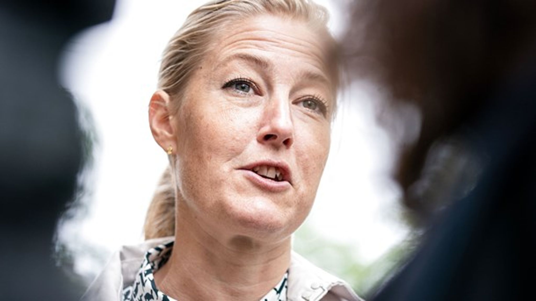 Højere udgifter til sygefravær vil få arbejdsgivere til at fravælge skrøbelige kandidater, mener den&nbsp;radikale finansordfører Sofie Carsten Nielsen.