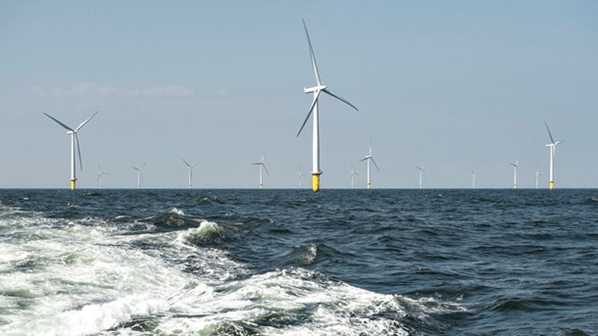 De hindringer, der i dag er lagt for de kystnære projekter, skal fjernes, skriver&nbsp;Knud Erik Andersen og Jan Kauffmann.