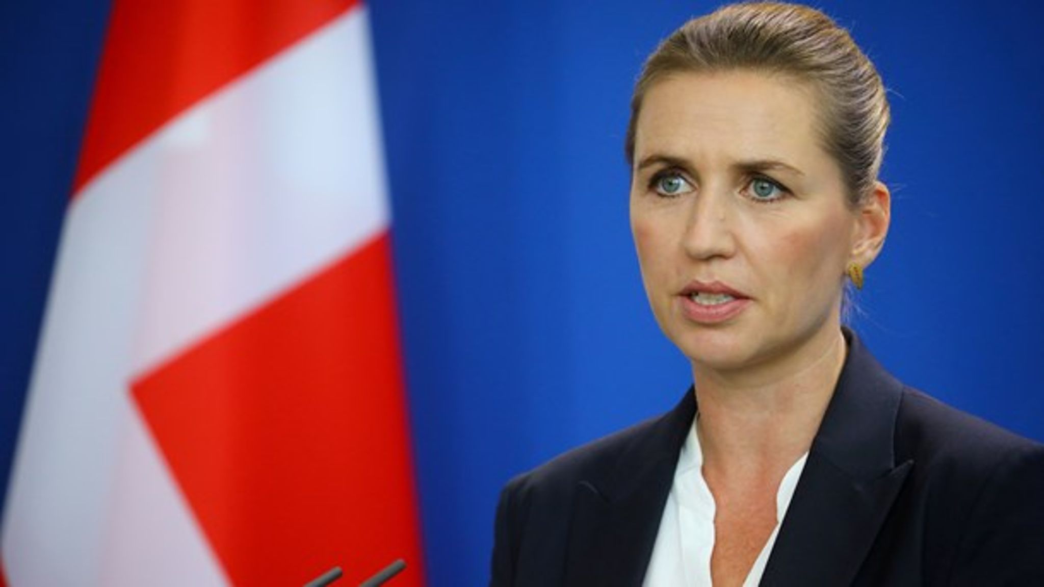 Et overskud skal bruges på velfærdssamfundet frem for EU's budget, siger statsminister Mette Frederiksen (S). 
