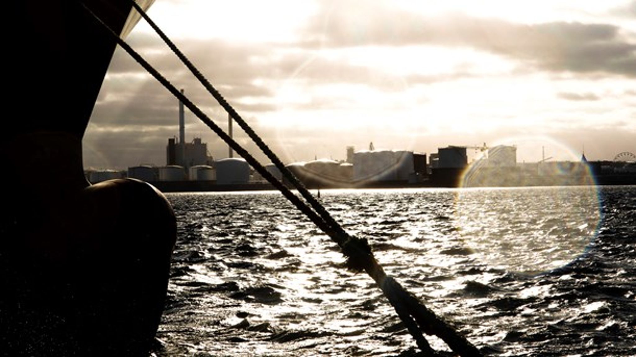 Der er ikke mulighed for at udøve tilstrækkelig kontrol med social dumping på havet, skriver Henning Overgaard og Henning Hyllested (EL).&nbsp;