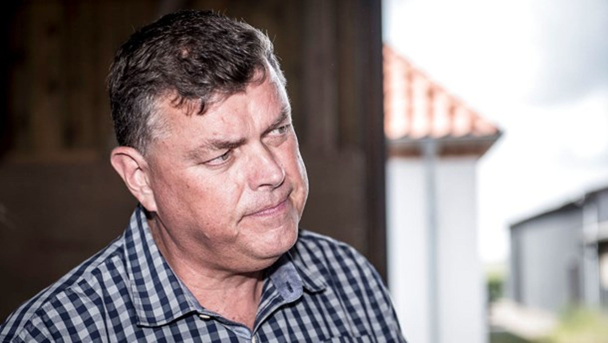 Her er fødevareminister Mogens Jensen høstarbejder for en stund for at få indblik i landmændenes arbejde.&nbsp;