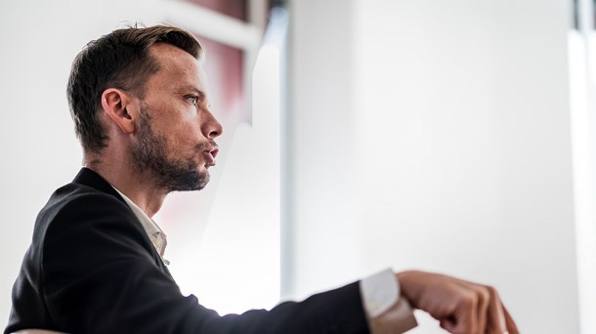 Seniortænketanken har i dag afleveret 20 anbefalinger til beskæftigelsesminister Peter Hummelgaard (S). Det skal sikre, at seniorer bedre fastholdes på arbjedsmarkedet.