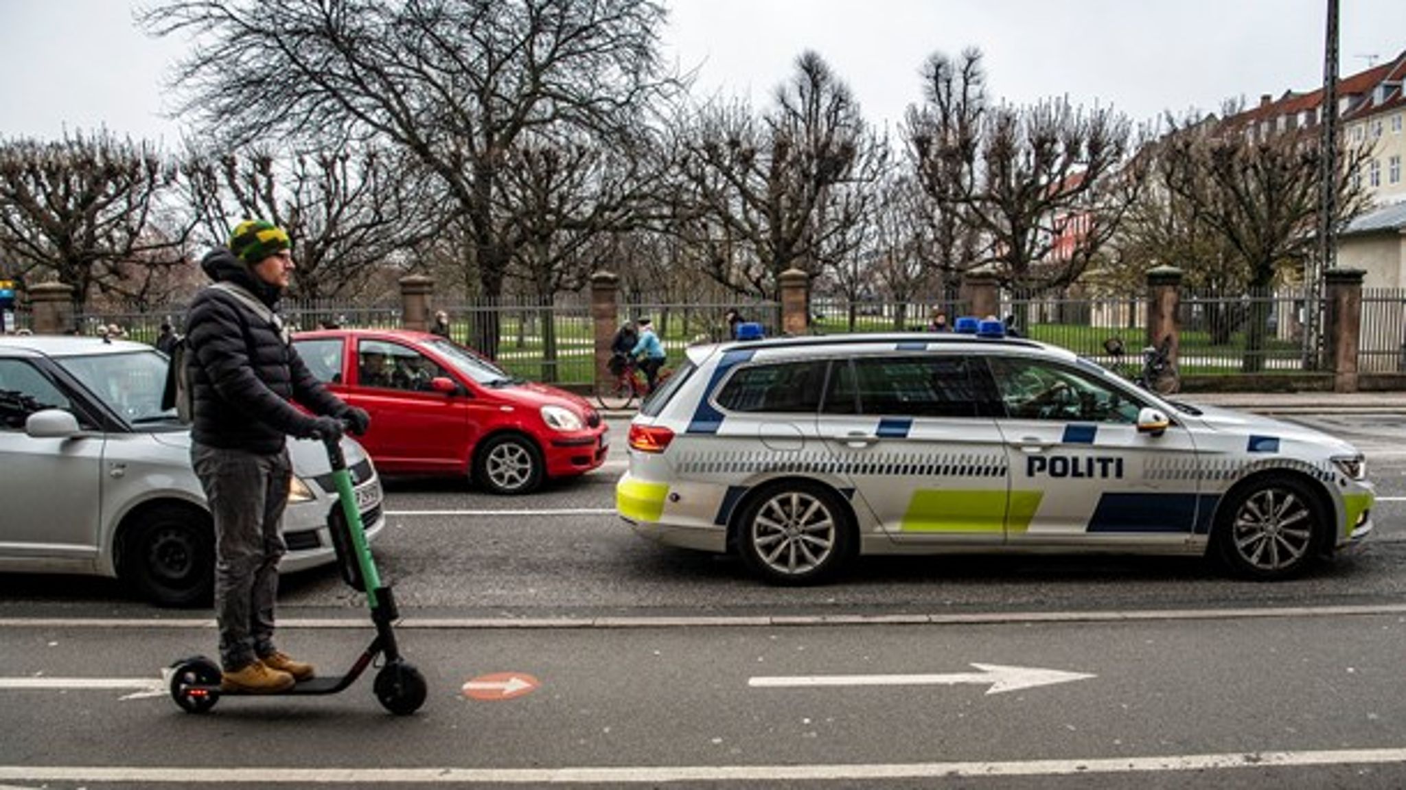 Det skal være op til kommunerne at beslutte, om udlejede el-løbehjul er ønsket i den enkelte kommune eller ej, mener transportminister Benny Engelbrecht (S).