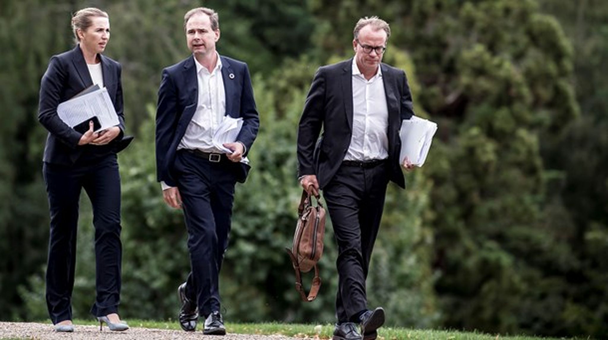Det er helt normalt, at særlige rådgivere som Martin Rossen (yderst t.h.) ikke giver interviews til pressen. Og det ændrer Rossens medlemskab af både økonomiudvalget og koordinationsudvalget ikke på,&nbsp;skriver Benny Damsgaard.