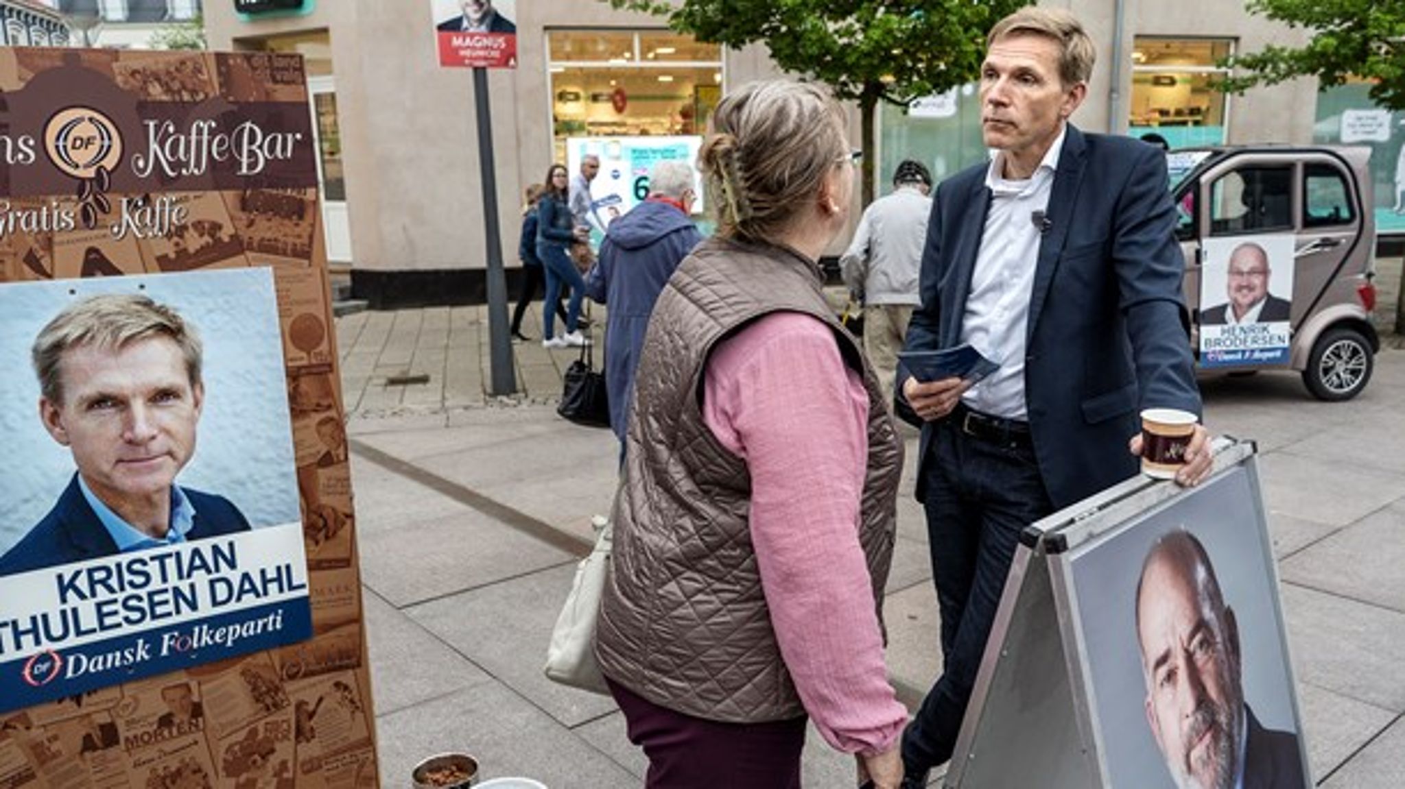 I valgkampen turnerede Kristian Thulesen Dahl land og rige rundt med "Kristians Kaffebar". Her på torvet i Næstved.&nbsp;