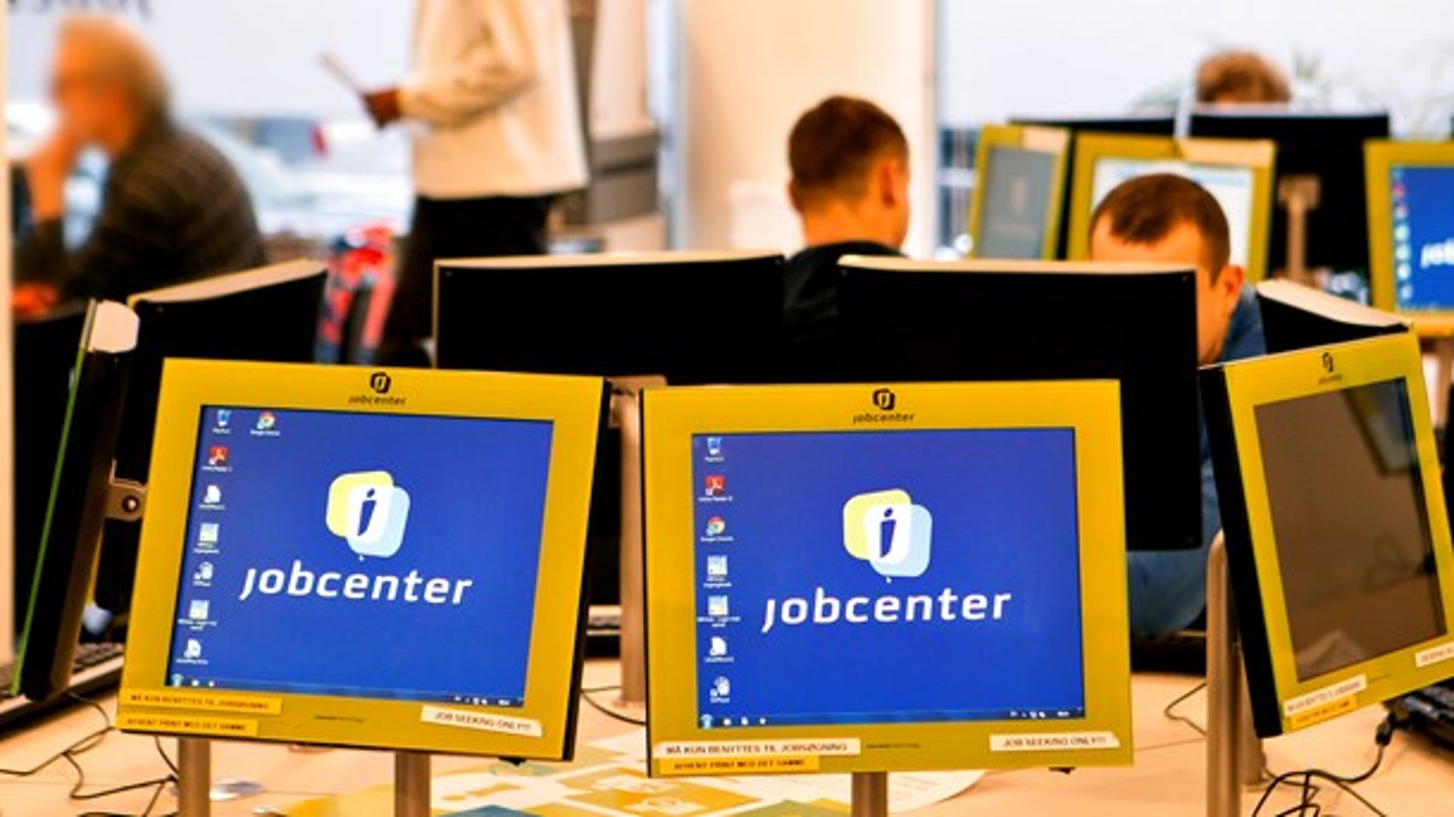 For mange akademiske dimittender ender på jobcenter i for lang tid, mener&nbsp;Lars Qvistgaard&nbsp;fra Akademikerne.&nbsp;