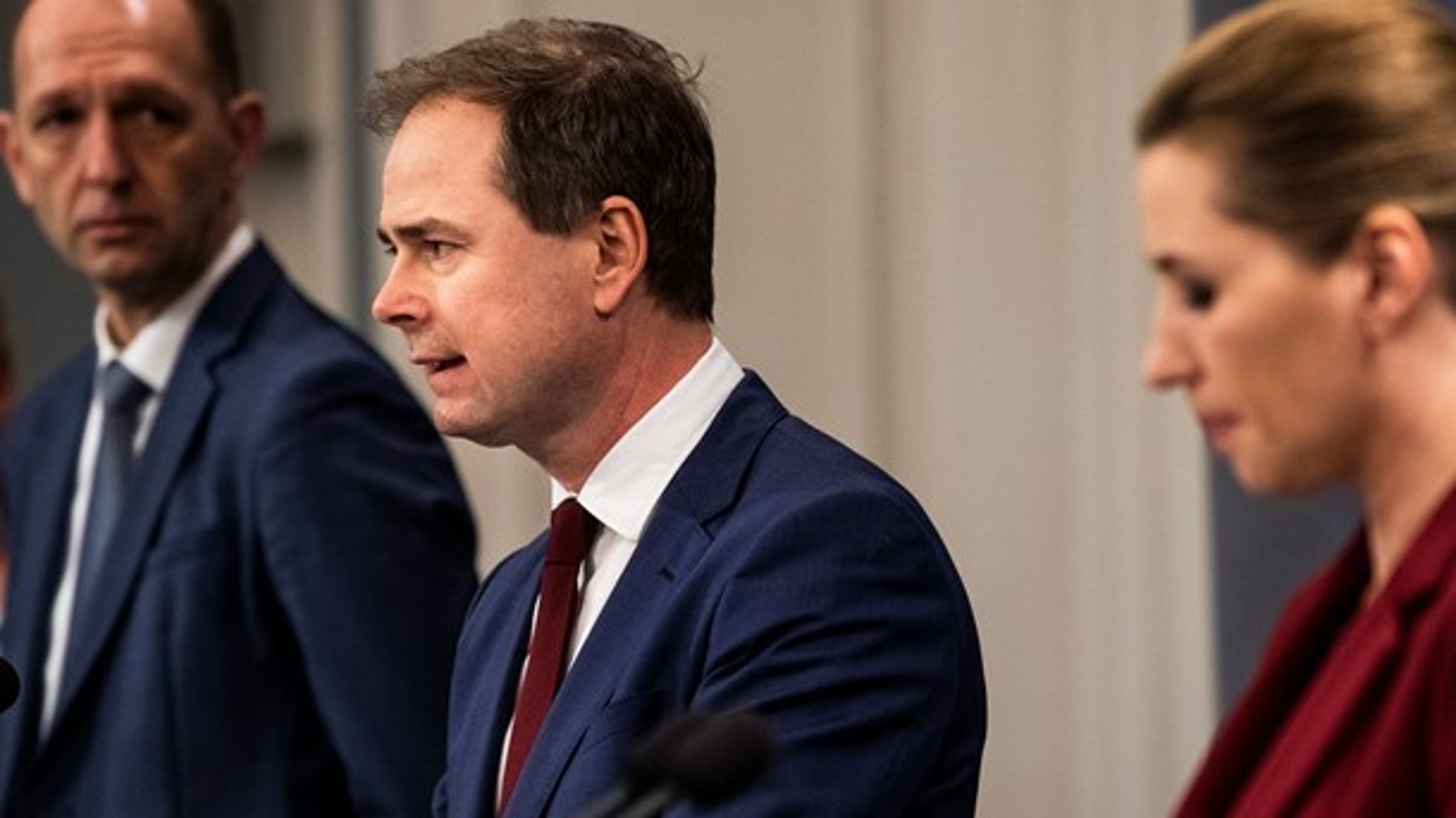 Ifølge finansminister Nicolai Wammen (S) er regeringen klar til at&nbsp;sikre de nødvendige ressourcer til "samfundskritiske opgaver" under indsatsen mod covid-19.&nbsp;