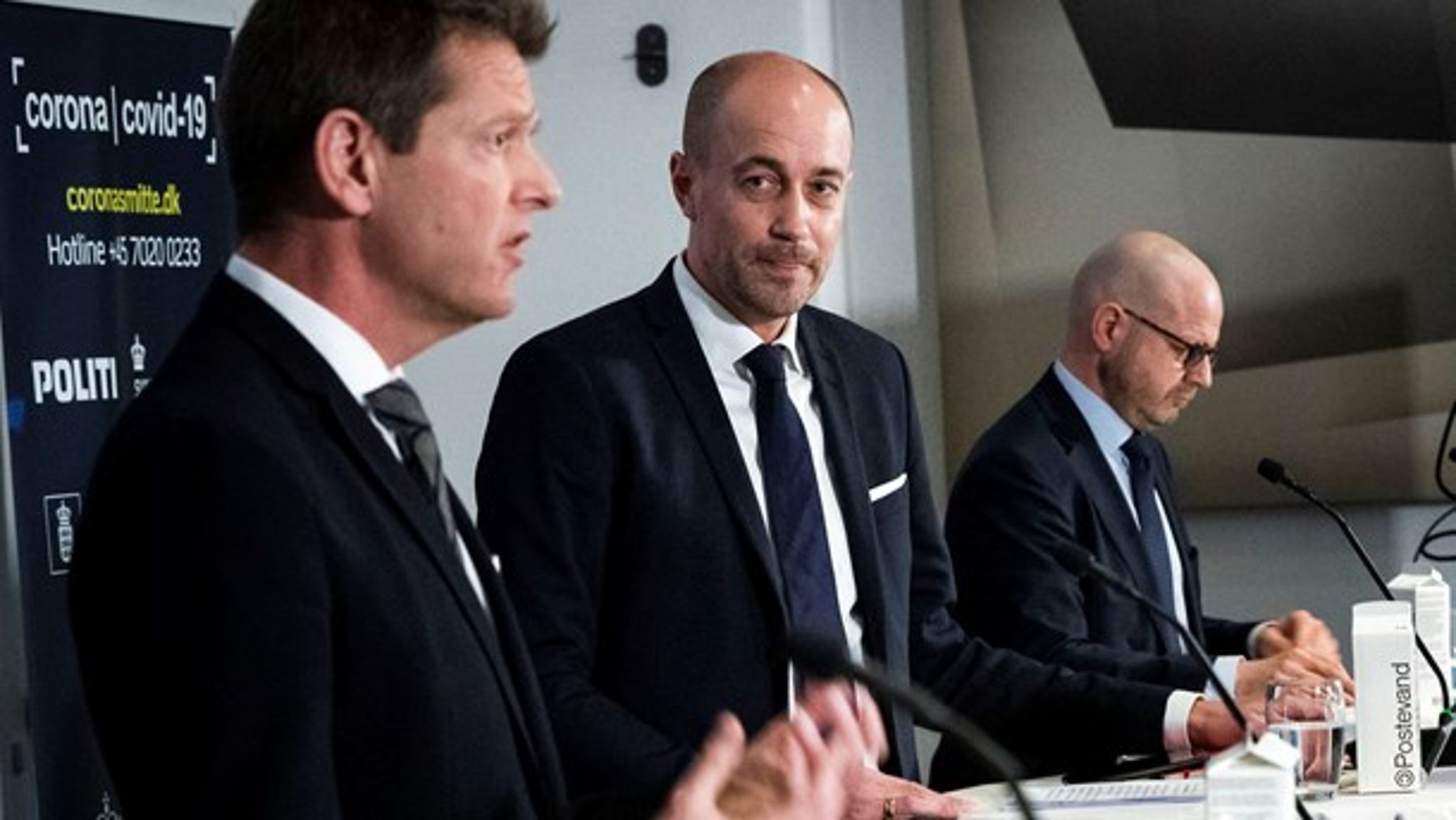 Politisk har Heunicke lugtet, at "flere test" er vejen frem, og han har ved et par lejligheder i de seneste dage sagt, at "test" nu er regeringens strategi, skriver Jarl Cordua.