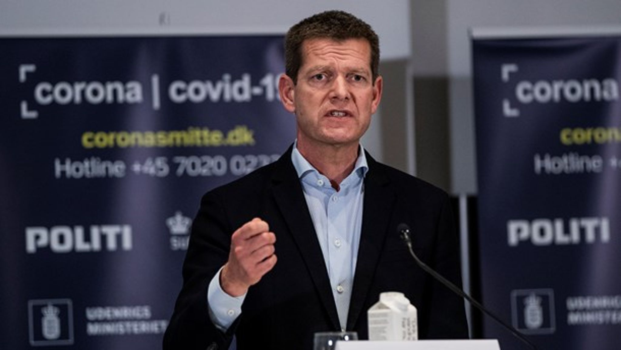 De seneste tal for antallet af smittede og indlagte med covid-19 tyder på dansk succes, mener Sundhedsstyrelsens direktør, Søren Brostrøm.&nbsp;