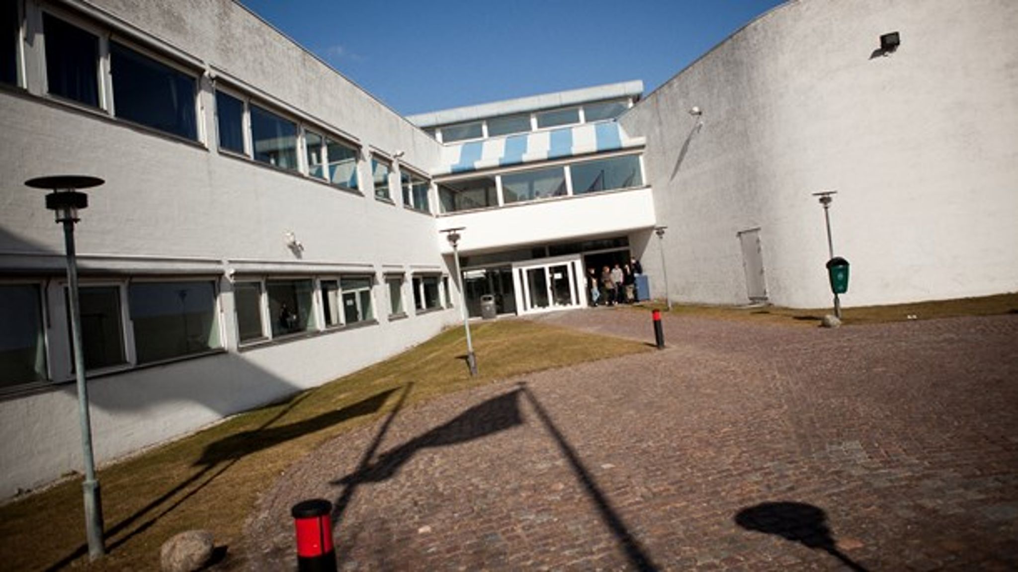 Hvis gymnasier som Høje Taastrup Gymnasier må lukke på grund af svigtende søgetal, flytter problemerne bare til andre uddannelsesinstitutioner, skriver Mogens Andersen.
