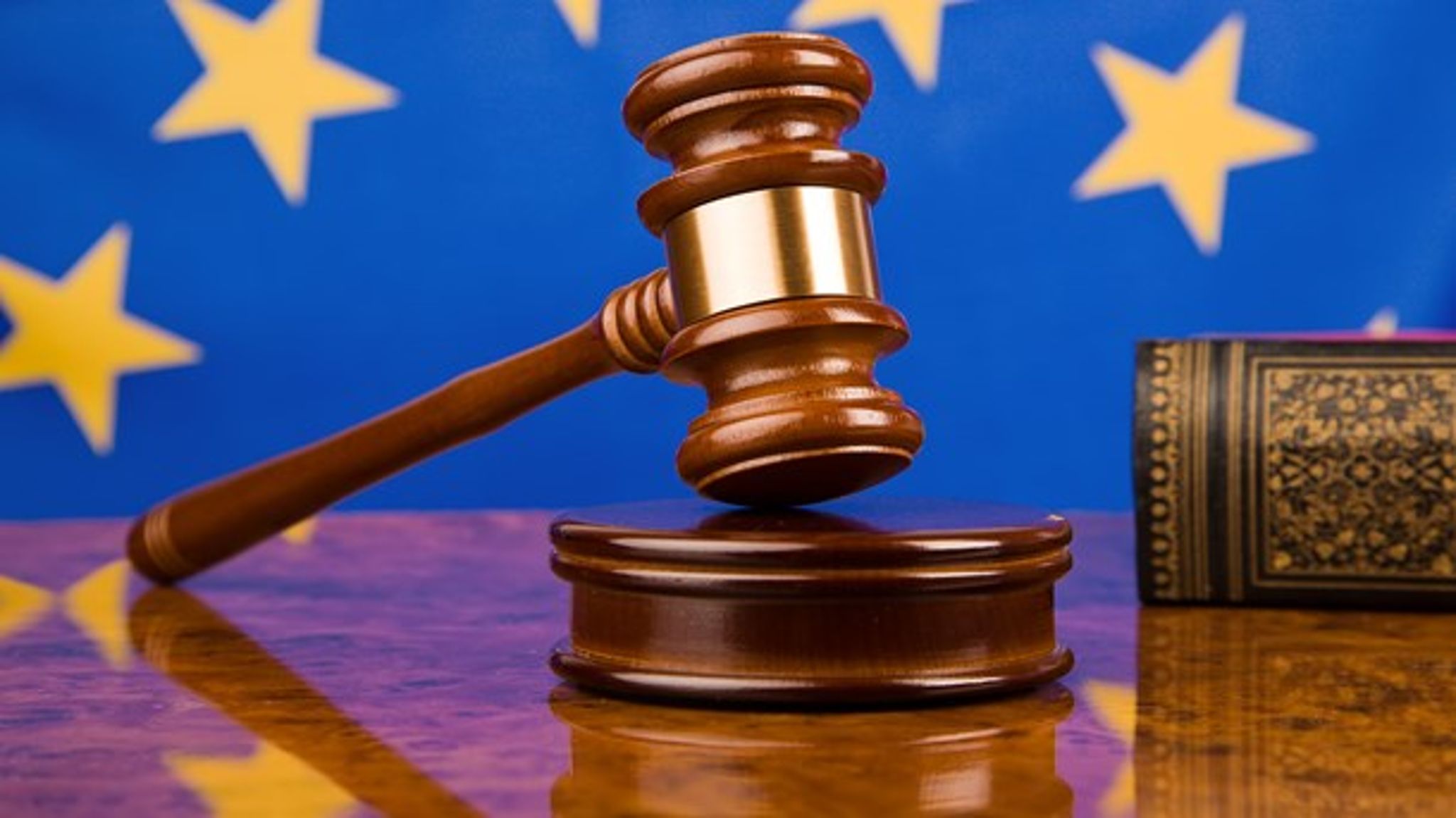 Det er vigtigt at løse coronakrisen. Men det er&nbsp;mindst lige så vigtigt, at EU rejser sig fra den begyndende krise, den tyske forfatningsdomstol har udløst, skriver Niels Pultz.&nbsp;