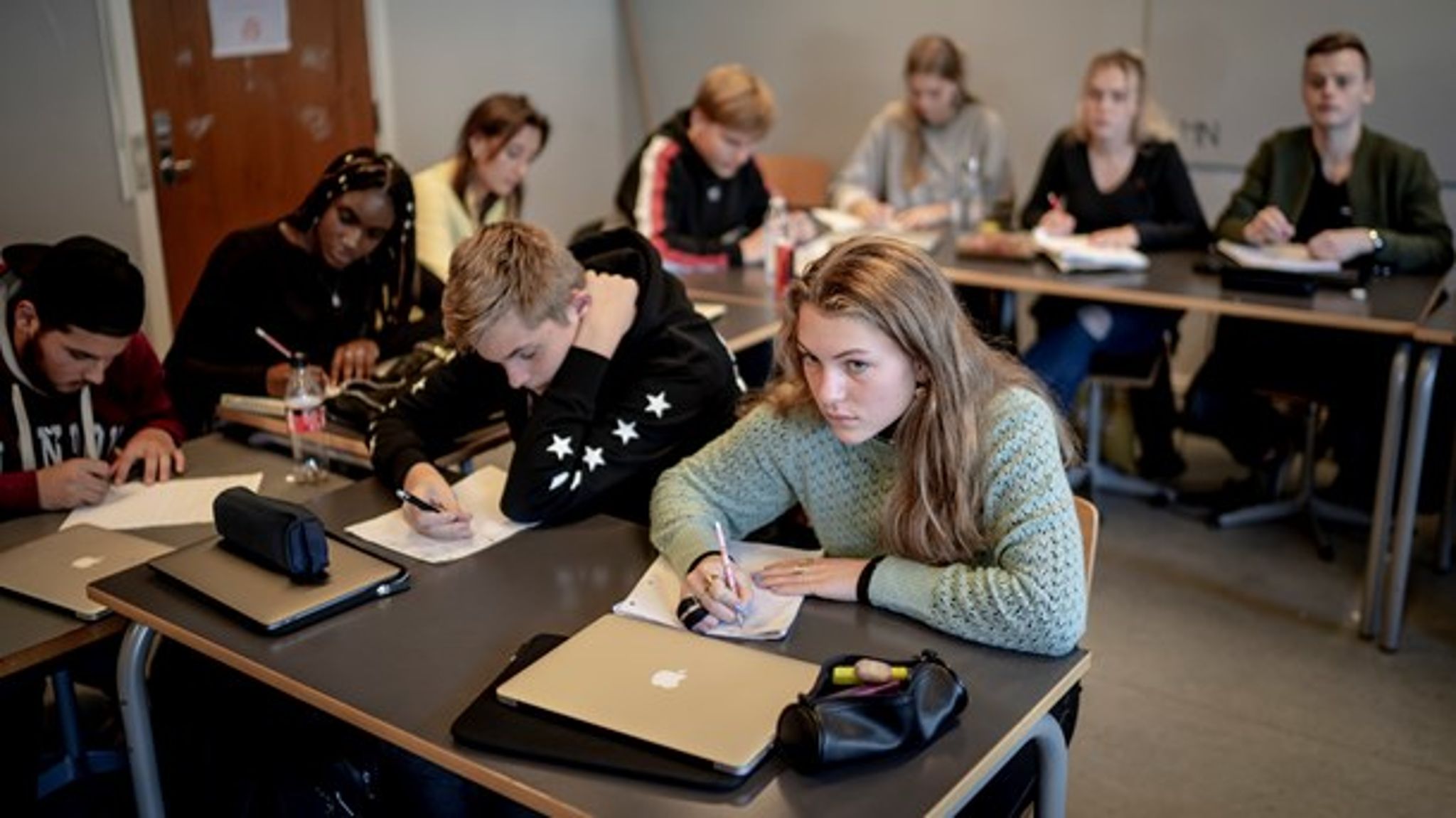 Folketinget afholder møde om unges mistrivsel på grund af corona-hjemsendelse fra skole og uddannelse.