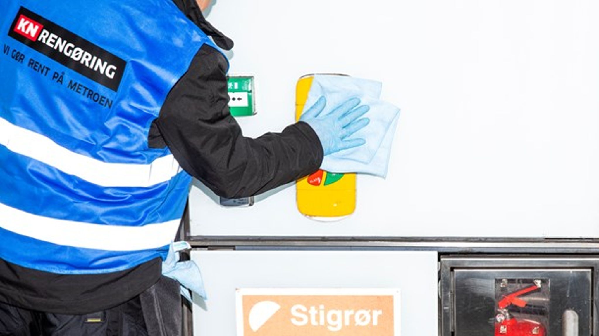 Opkvalificering af ufaglærte kan forebygge en arbejdsmarkedspolitisk katastrofe efter corona, skriver direktører og forstandere for AMU.