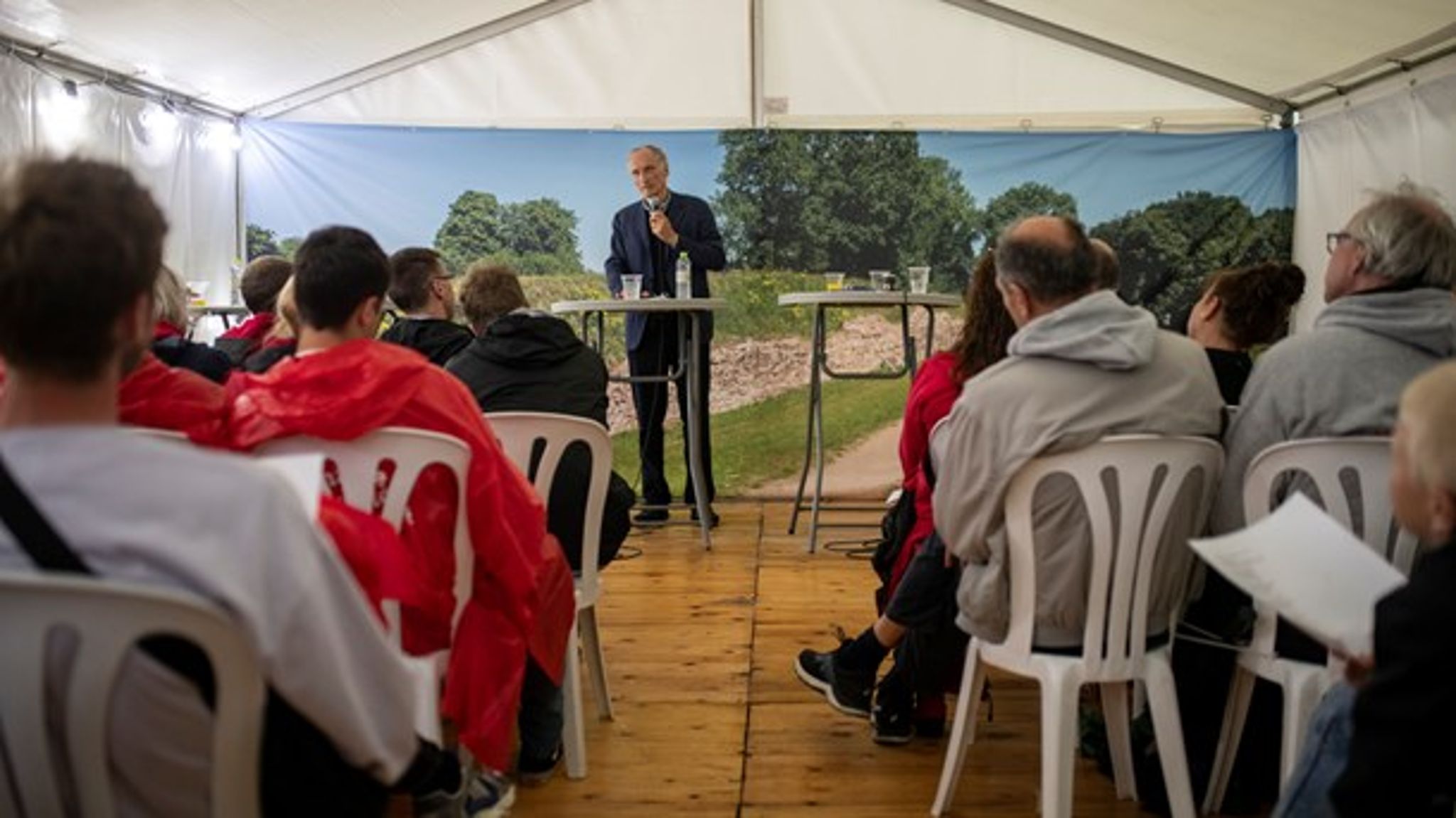 Folkemødets "fader", Berthel Haarder (V), til et af de mange arrangementer på Folkemødet.