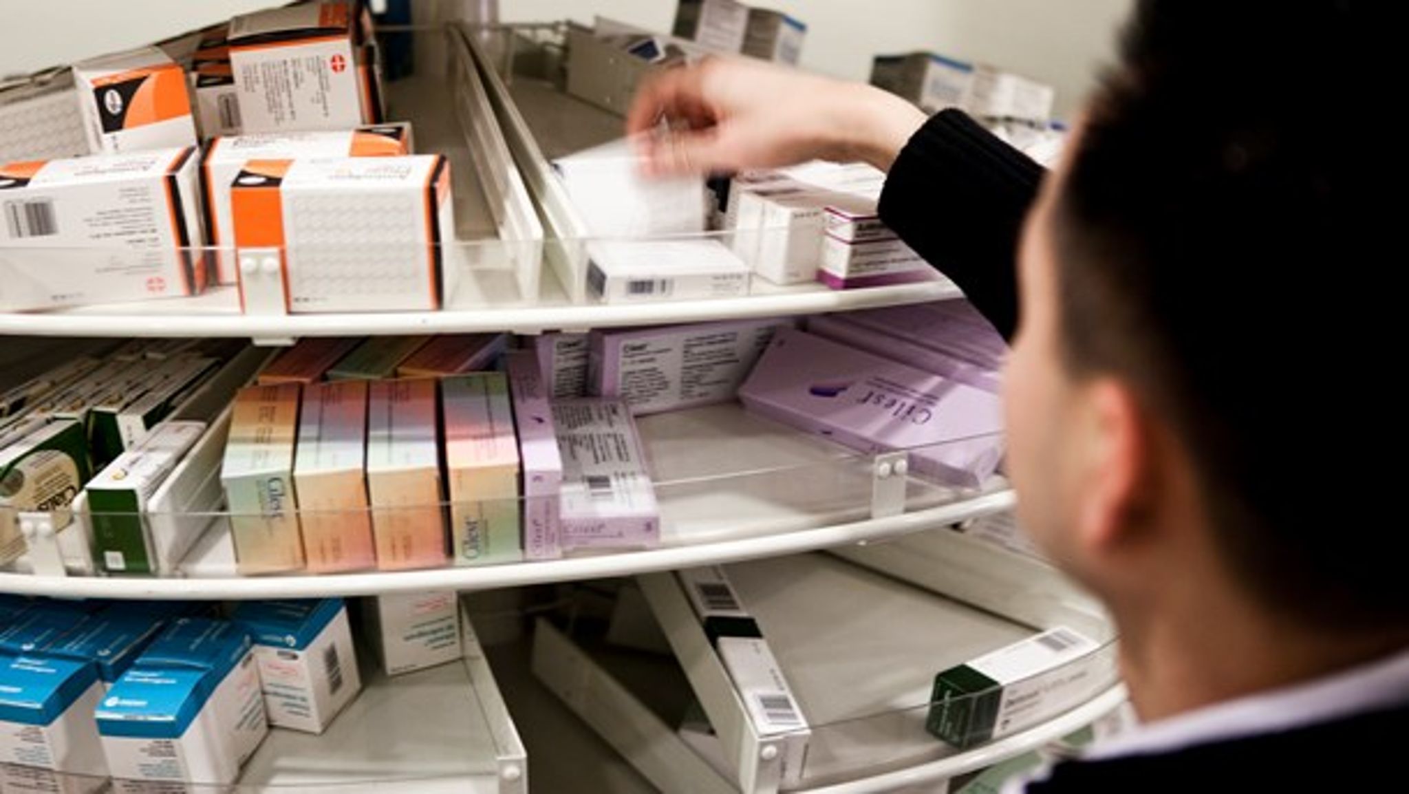 Forsyningssikkerheden på både hospitalsområdet og apoteksområdet skal evalueres, så patienter ikke længere skal gå forgæves efter medicin, skriver Julie Enevold Brooker.