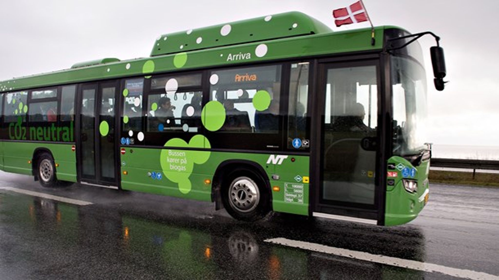 I Danmark favoriserer afgifterne til stadighed diesel frem for biogas, og det er med til at forhale den grønne omstilling, skriver Frank Rosager.
