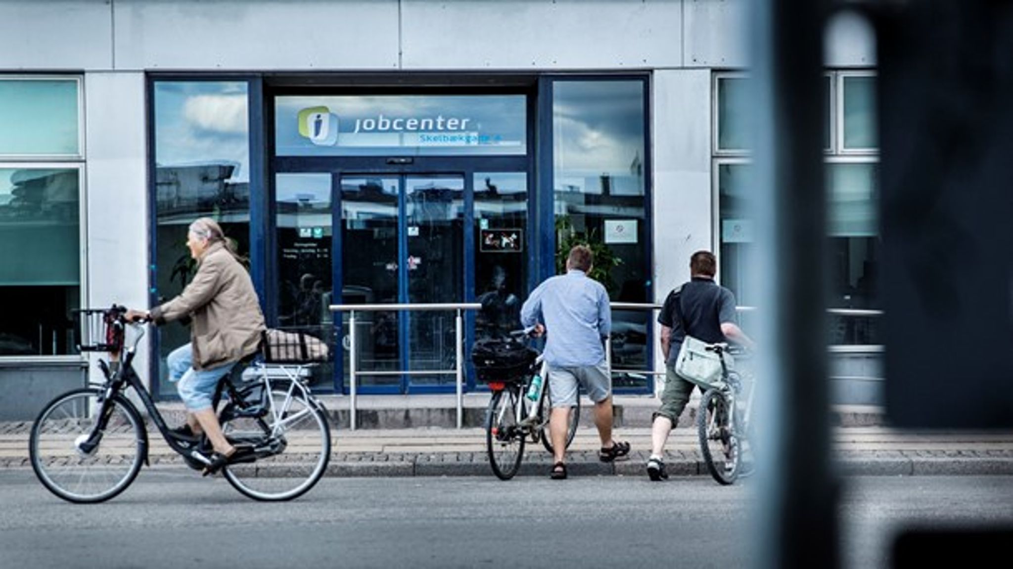 Selveste statsminister Mette Frederiksen (S) har indrømmet, at der er noget helt galt med vores beskæftigelsessystem, skriver Torsten Gejl (ALT).
