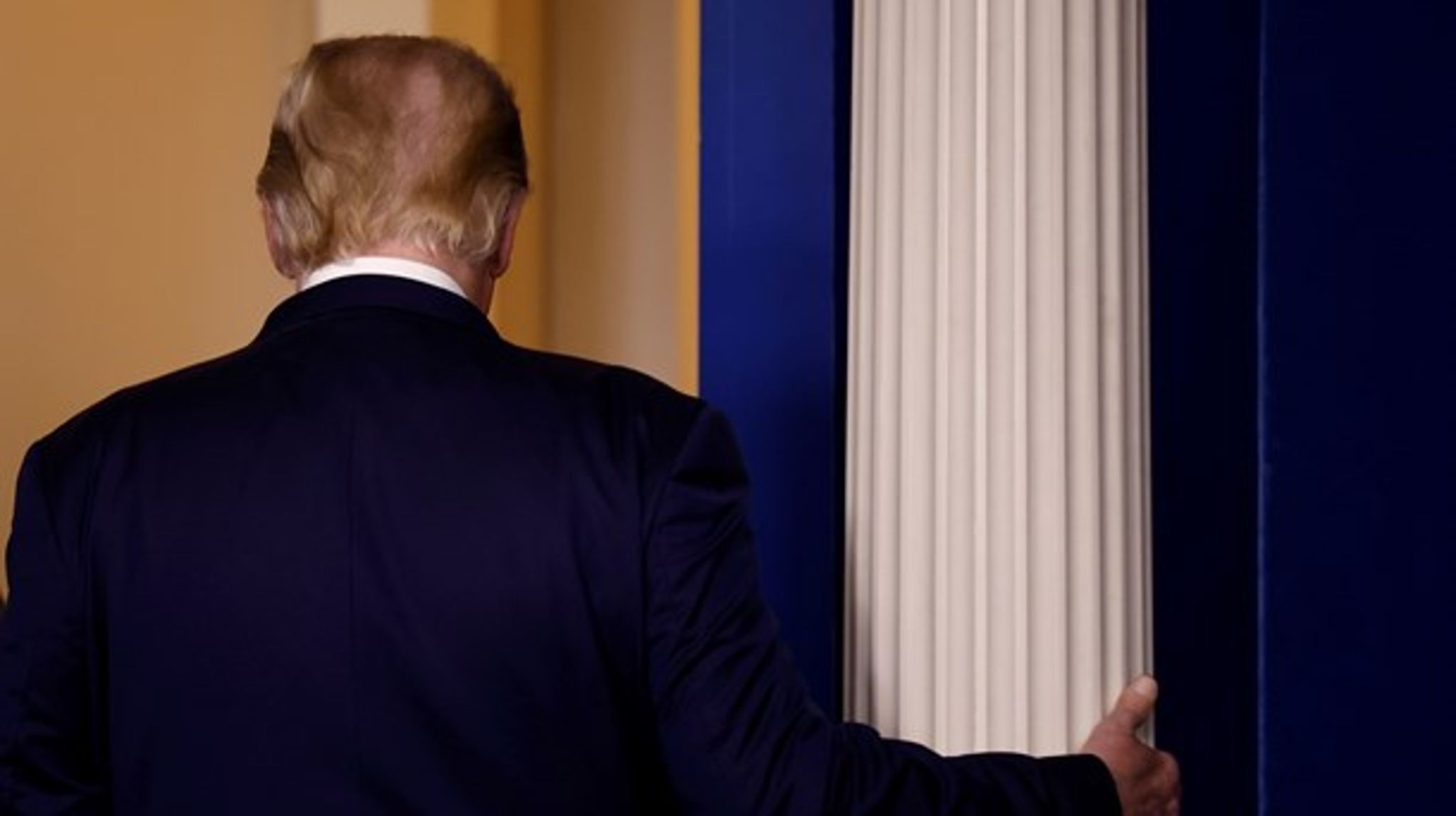 Trump forlader Det Hvide Hus, men kan Vesten stole på, at USA igen vil gå forrest på vigtige spørgsmål? Selv hvis Biden gør det godt, kan det hele blive rullet tilbage om fire år, fortæller Janan Ganesh.