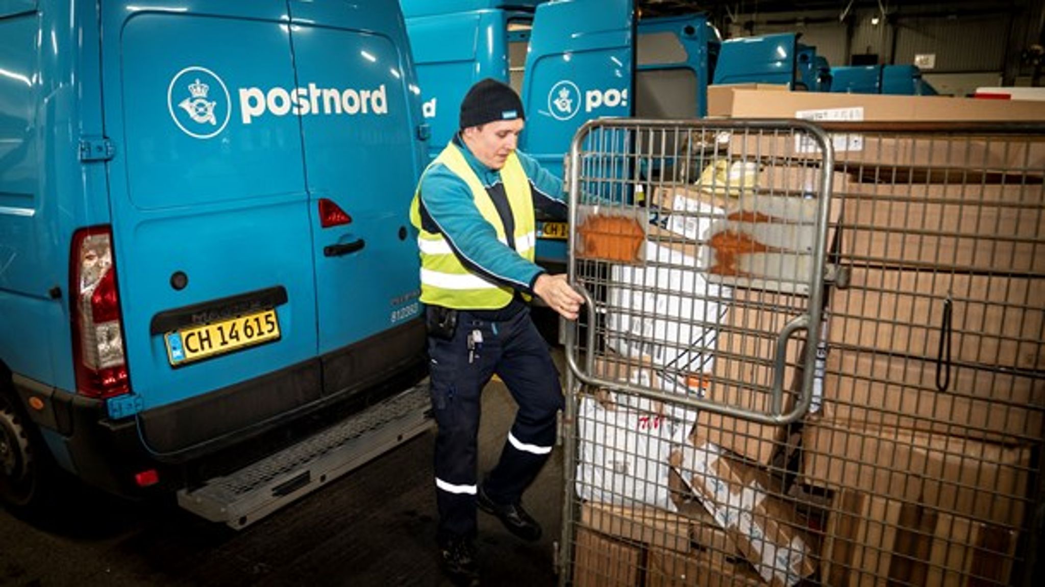 Transportminister Benny Engelbrecht (S) vil have PostNord til at fortsætte postomdelingen indtil september 2021. 