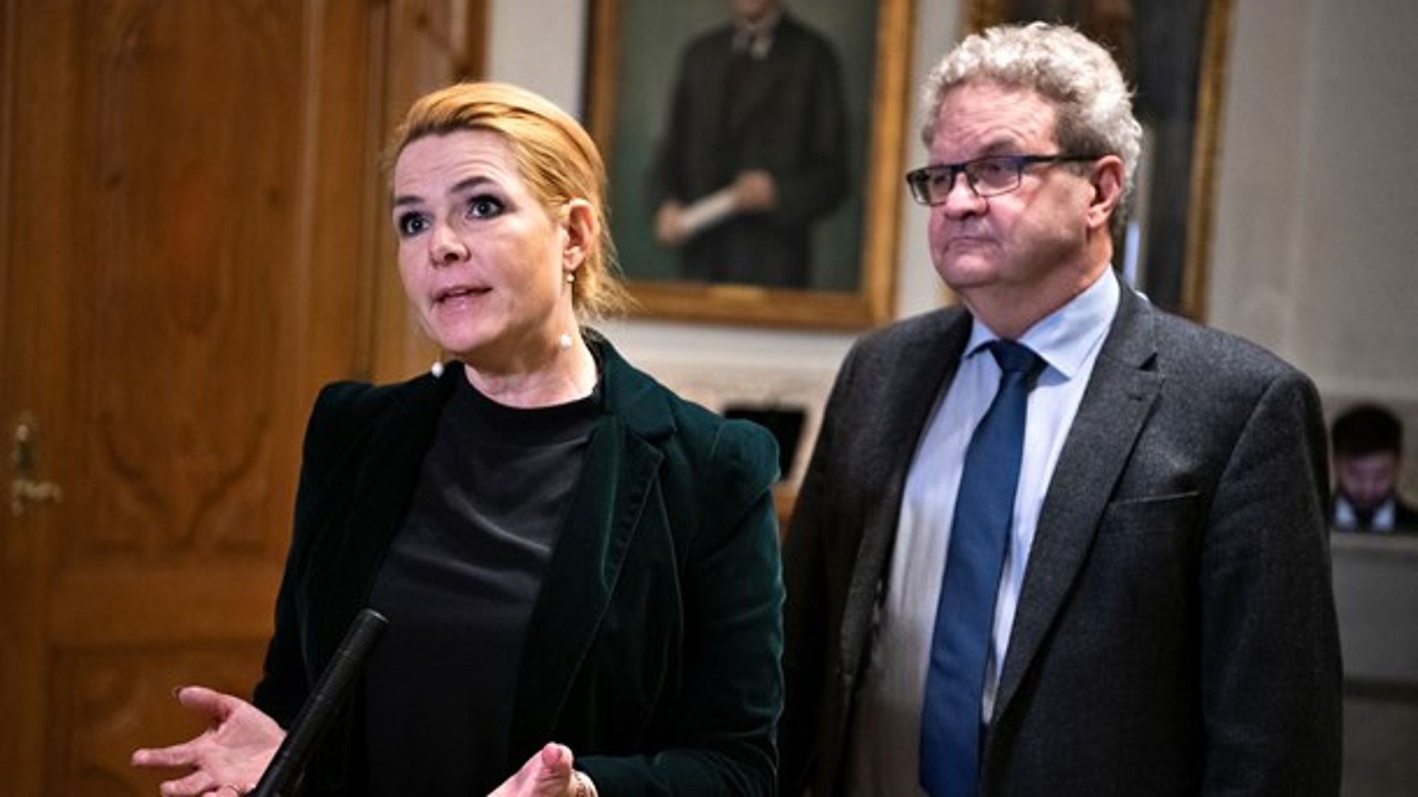 "Støjberg er ikke ligefrem en fleksibel dame. Men princippet om at stå benhårdt på skattestoppet er en linje, der er grundfæstet af Venstres ledelse," siger Altingets politiske kommentator, Erik Holstein, om betydningen af at have Støjberg til at lede forhandlingerne for Venstre.<br>