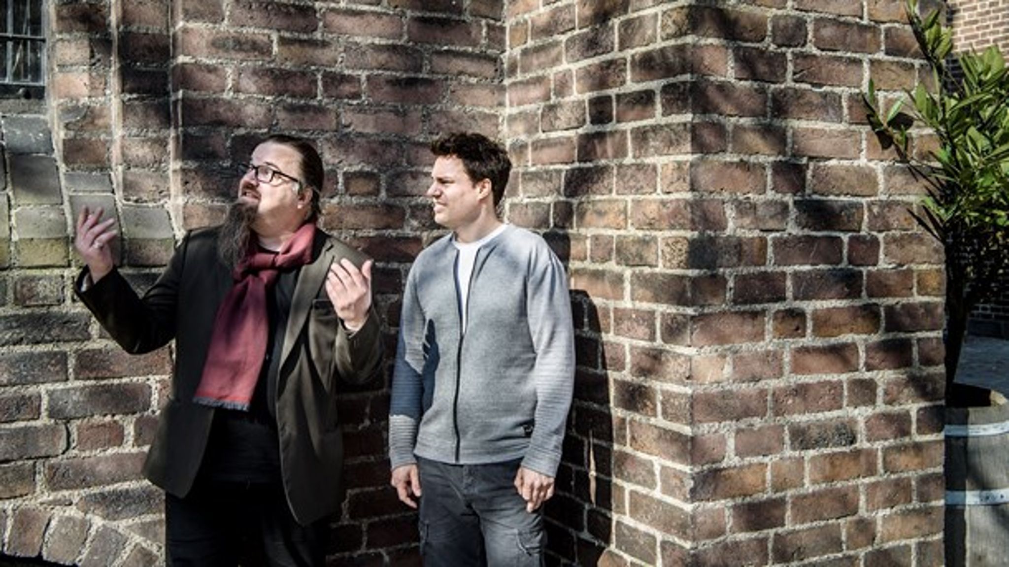 For at skære det ud i pap er ateister og sekularister generelt ikke ude på at forbyde religion, skriver&nbsp;Simon Nielsen Ørregaard (til venstre) og Anders Stjernholm.
