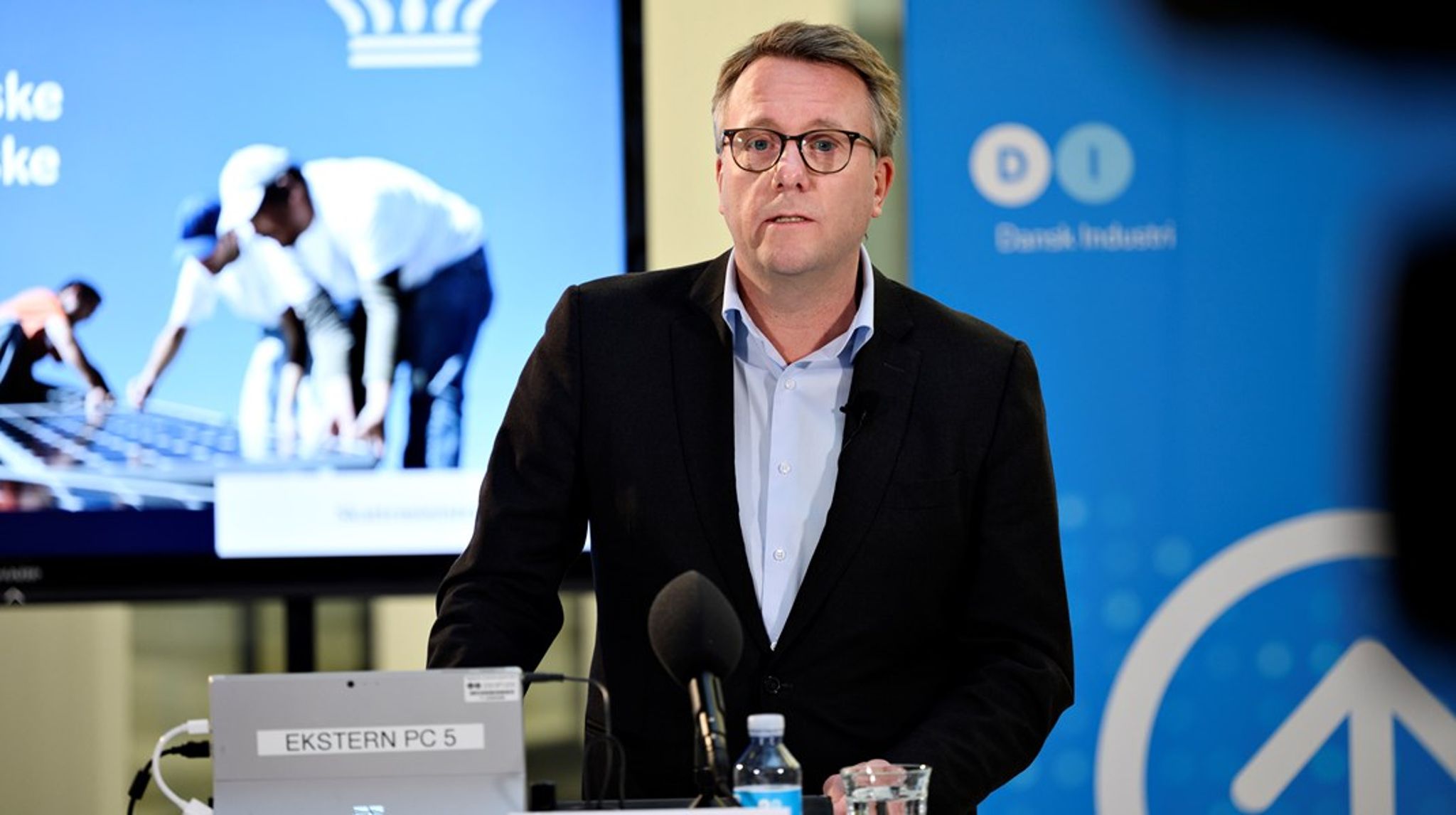 Lavere selskabsskat vil efterlade et hul i statskassen og vil derfor give færre penge til at hjælpe coronaramte virksomheder, skriver skatteminister Morten Bødskov (S).