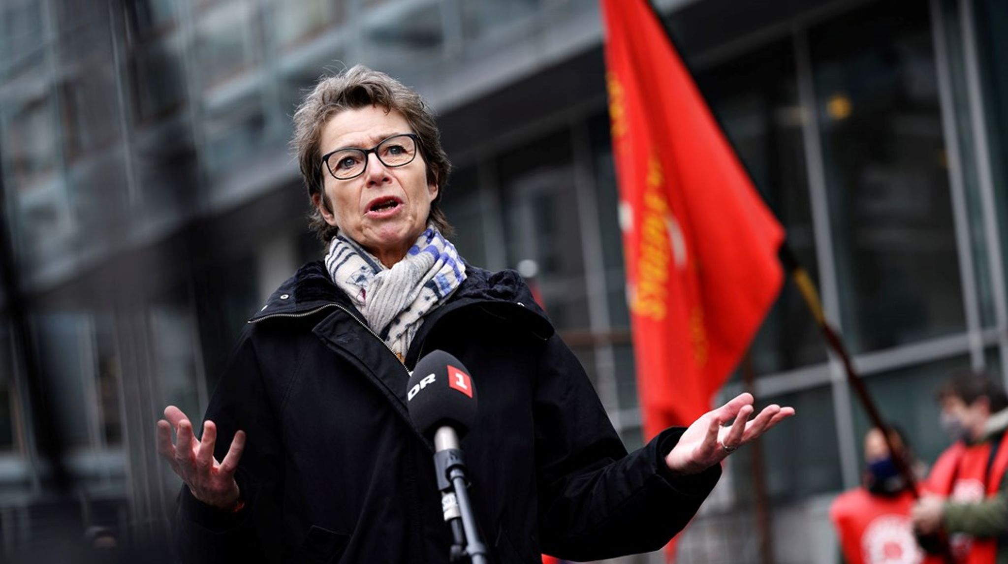 Grete Christensen står i spidsen for 77.000 sygeplejersker, som kræver mere, end overenskomstbordet kan levere. Derfor rykkes kampen nu ind på Christiansborg.&nbsp;