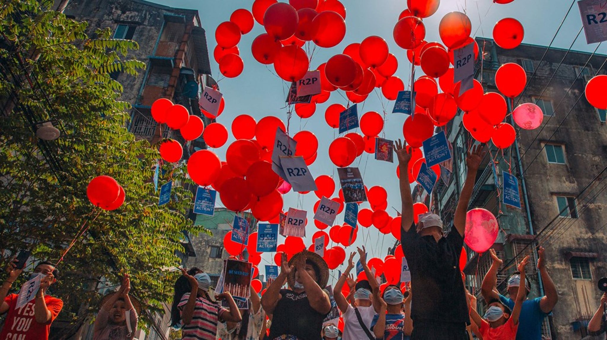 Efter kuppet i Myanmar er civilsamfundets styrke og ønske om demokrati blevet tydelig i gaderne med opråb om R2P, "responsibility to protect". Det kald skal den vestlige verden reagere på og vende den globale demokratiske krisetilstand. 