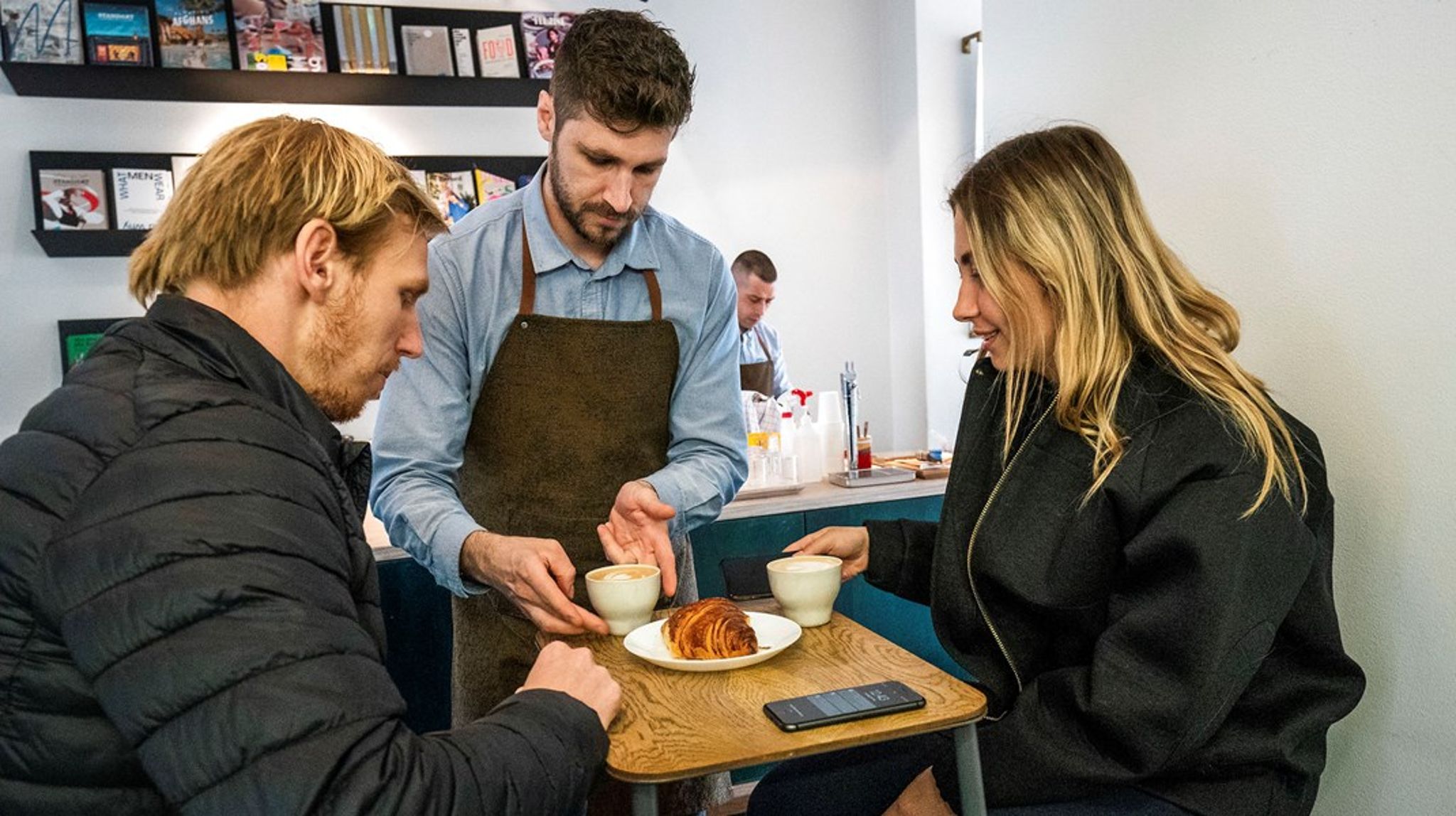 Cafeer og kaffebarer som Prolog i Kødbyen må onsdag åbne for&nbsp;indendørs servering mod krav om coronapas.