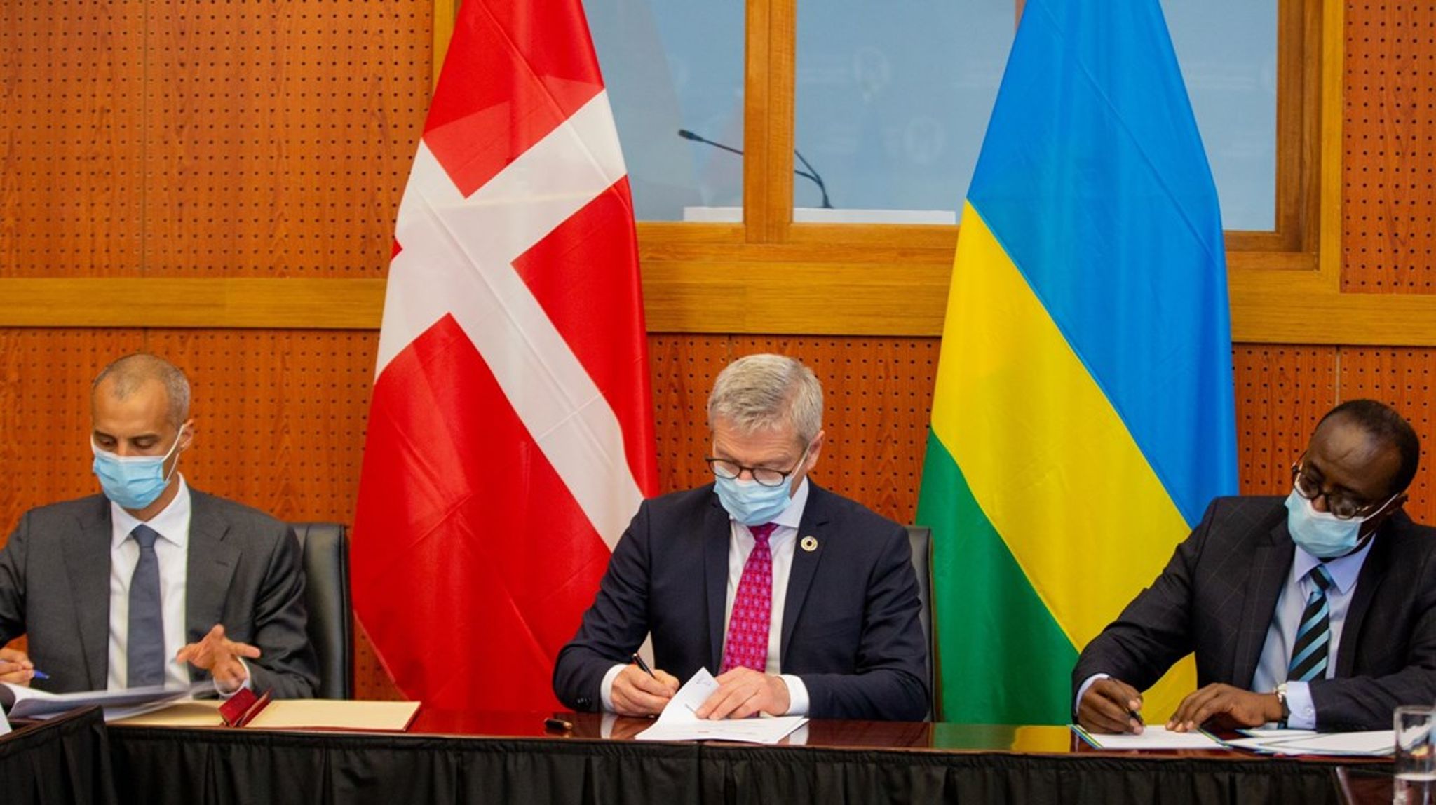 Regeringens aftale med Rwanda beretter om landets fortræffeligheder, når det kommer til "velvilligt" at påtage sig husning og beskyttelse af flygtninge fra nabolande, skriver Johanne Dalgaard.