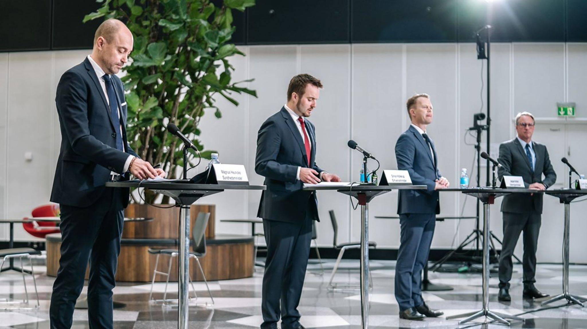 Tal fra Dansk Industri viser et trist billede af hvordan danske virksomheders forskning og innovation er gået i stå under corona-pandemien. Organisationen efterlyser, at et midlertidigt forhøjet fradrag på forskning og udvikling bliver permanent. Erhvervsminister Simon Kollerup (S) sagde i april, at det kan blive en mulighed "på et tidspunkt."<br>