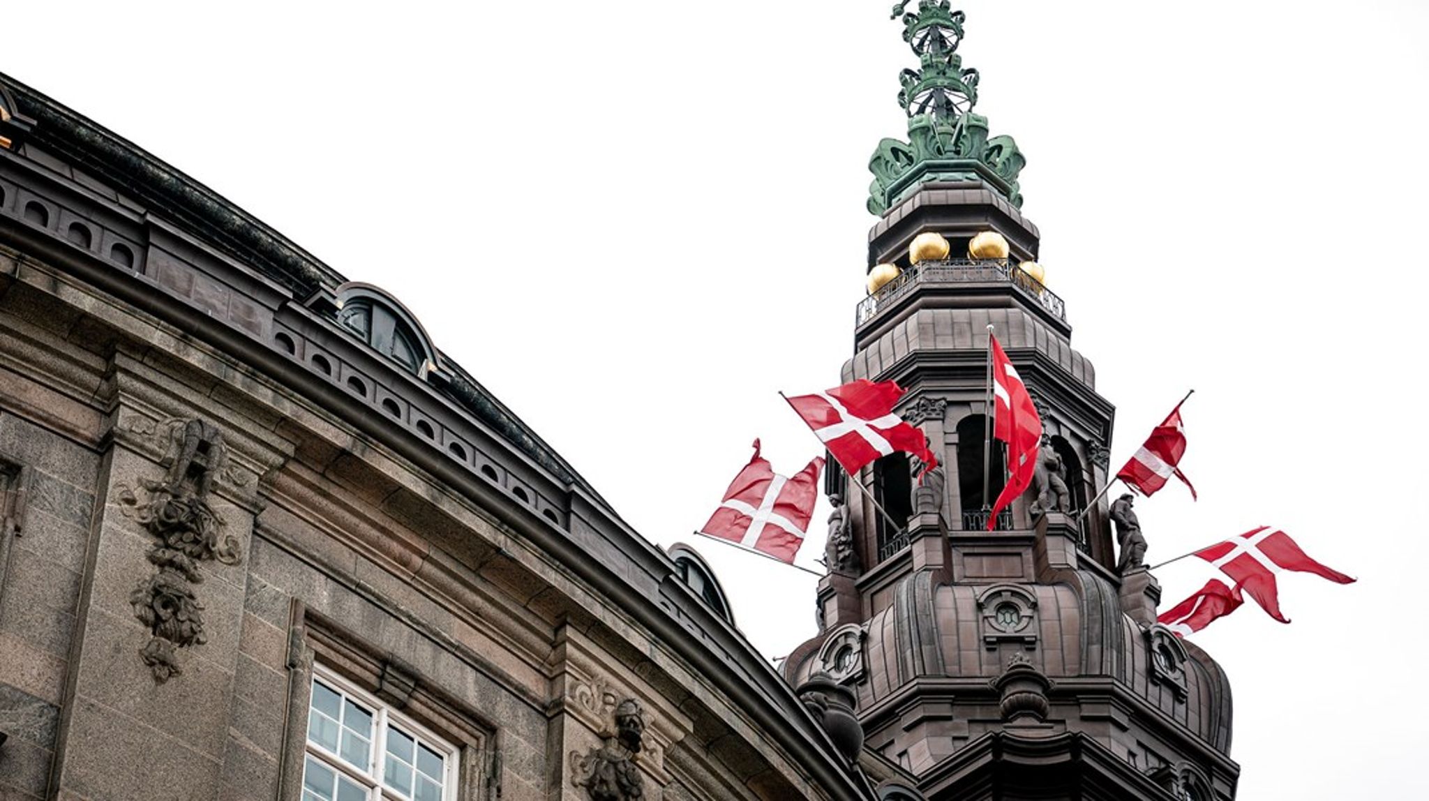 Der er behov for at tage nogle af advarslerne og befolkningens bekymringer for demokratiet alvorligt, skriver Lisbeth Knudsen.&nbsp;