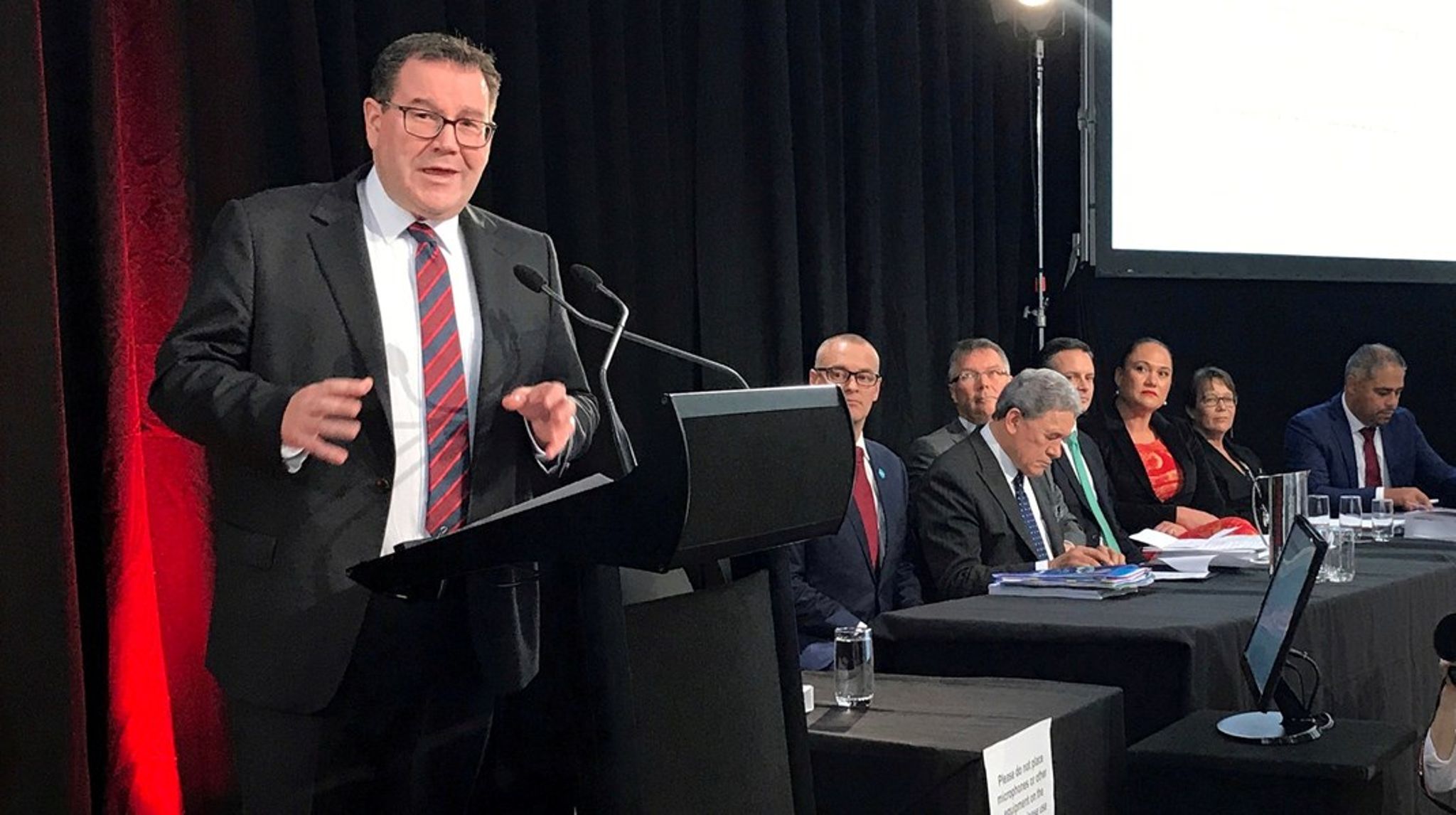 New Zealands finansminister, Grant Robertson, har fået radikale beføjelser til at kunne fastsætte lånerestriktioner, som skal tøjle de stigende boligpriser, skriver forsker Michael Rehm.<br>