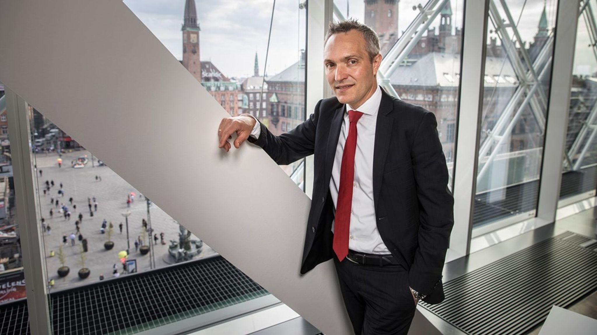 Det kan godt være, at energirenovering af bygninger ikke er lige så sexet som en Tesla opladt
med strøm fra spritnye havvindmøller, men vi skal have langt mere fokus på renovering, skriver&nbsp;Henrik Garver.