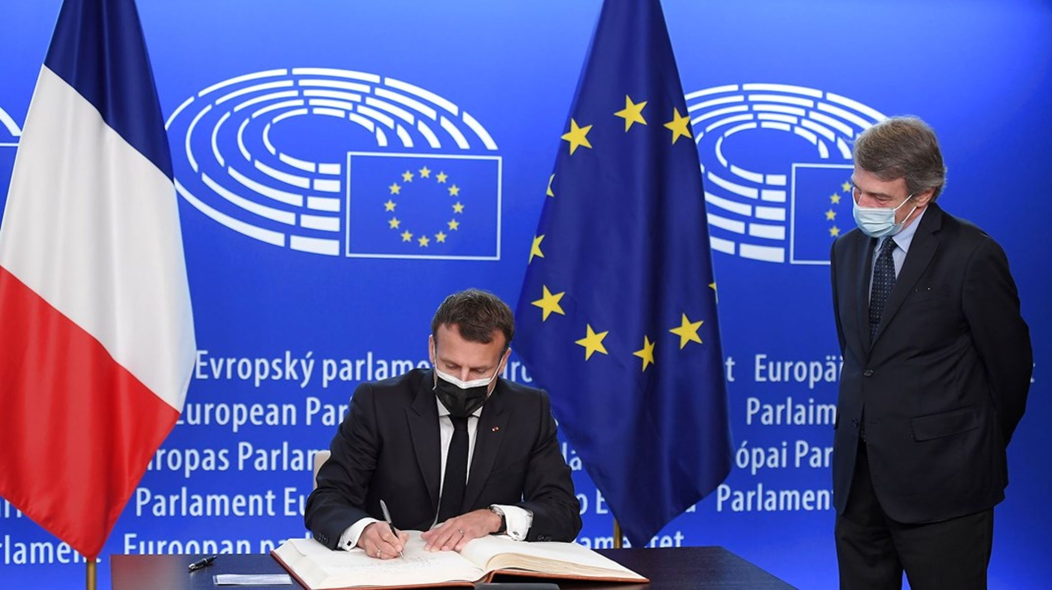 Konferencen om Europas Fremtid blev officielt skudt i gang på europadagen 9. maj i år ved en ceremoni i Strasbourg med blandt andre den franske præsident, Emmanuel Macron. Ideen om konferencen er et af hans store hjertebørn.&nbsp;&nbsp;