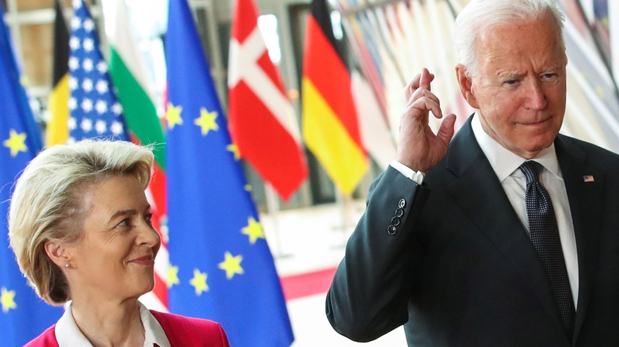"Bidens første rejse til Europa var som at vende tilbage i tid - til normaliteten præ-Trump," skriver David Trads.