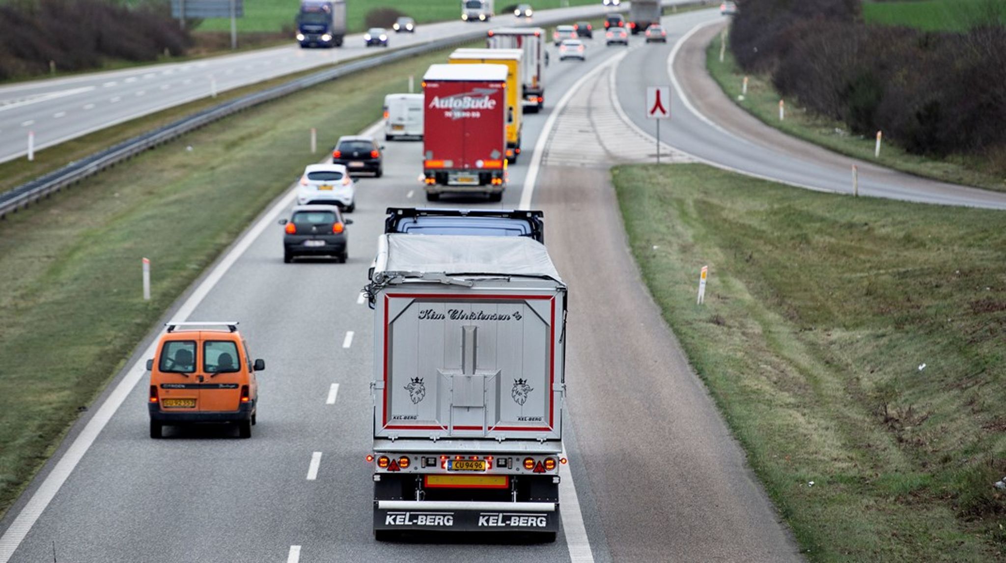 Men vi savner, at Den Sjællandske Tværforbindelse undersøges
som et seriøst projekt, der vil være en milepæl for regional udvikling og
bidrage til at trafikmilliarderne investeres i et Danmark i balance, skriver Heino Knudsen og Mads Elming.
