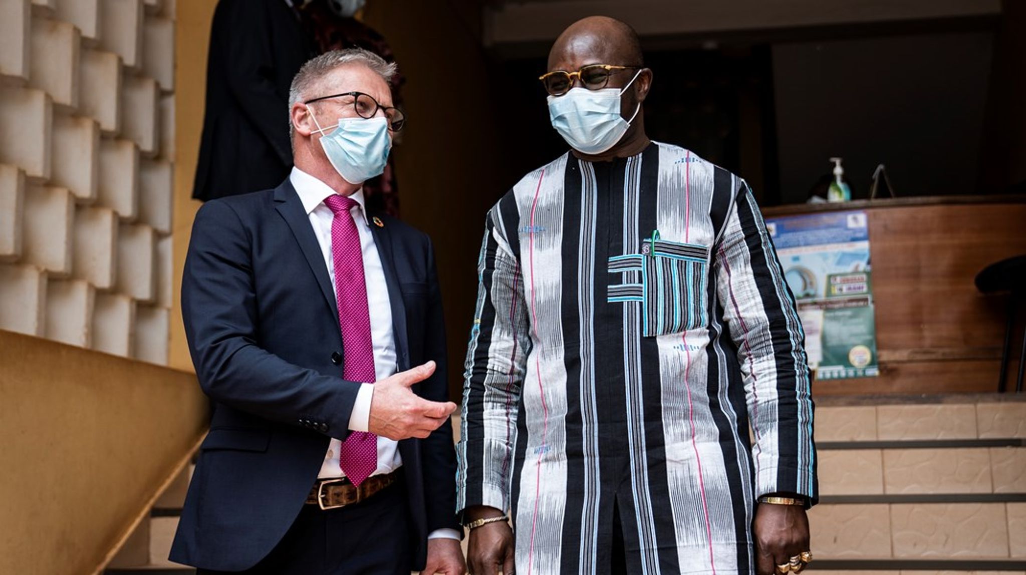 Udviklingsminister Flemming Møller Mortensen på besøg i Burkina Faso for blandt andet at tale om udfordringerne ved covid-19.