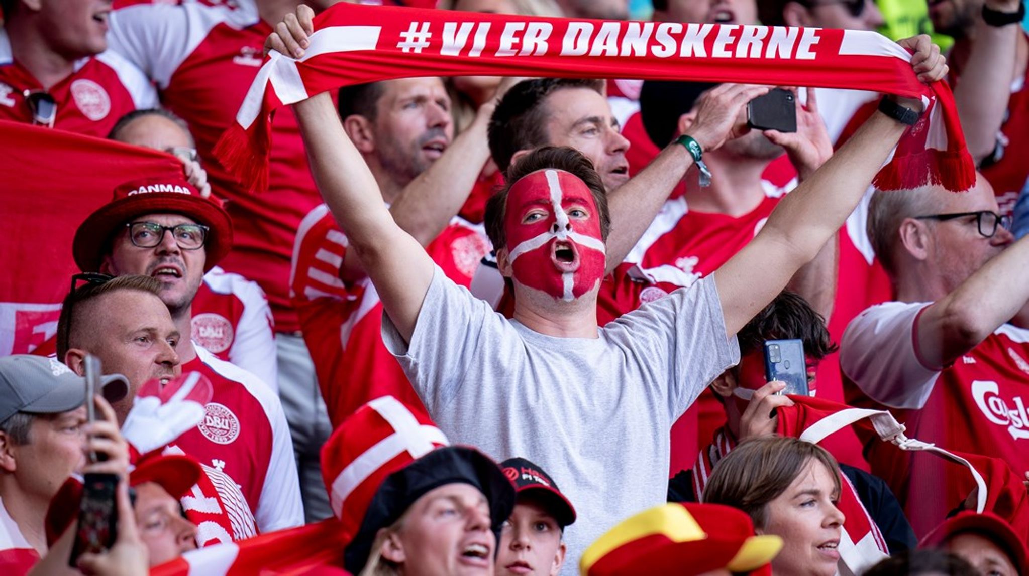 Internationale begivenheder som EM i fodbold fører meget godt med sig, men banens succes smitter ikke på det store problem med faldende idrætsdeltagelse, skriver generalsekretær Jacob Schouenborg.
