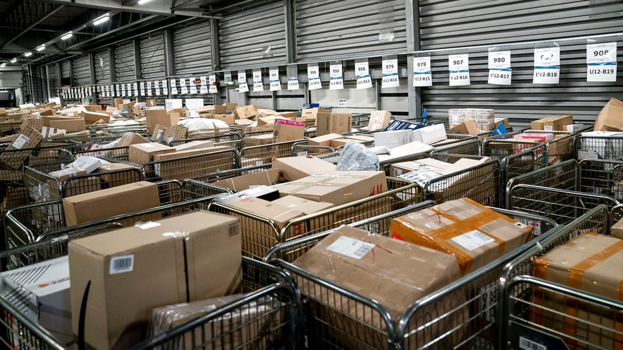 Den seneste forlængelse af aftalen med PostNord om varetagelse af befordringspligten er ligesom de tre foregående købt og betalt med skattekroner, fordi situationen er, at PostNord år efter år har præsteret det ene svimlende underskud efter det andet, mener Danske Medier.