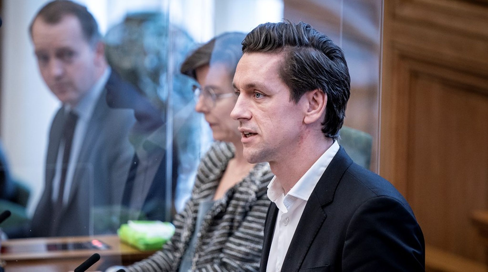 "Forestillingen om at leve et helt frit liv uden bånd, det er jo ikke en mulighed," siger Kaare Dybvad Bek (S).